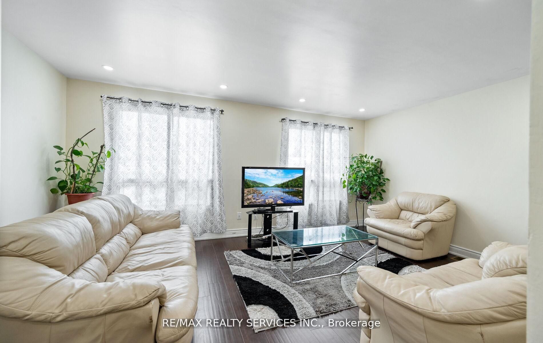 124 Baronwood Court 124, Brampton, ON L6V 3H7