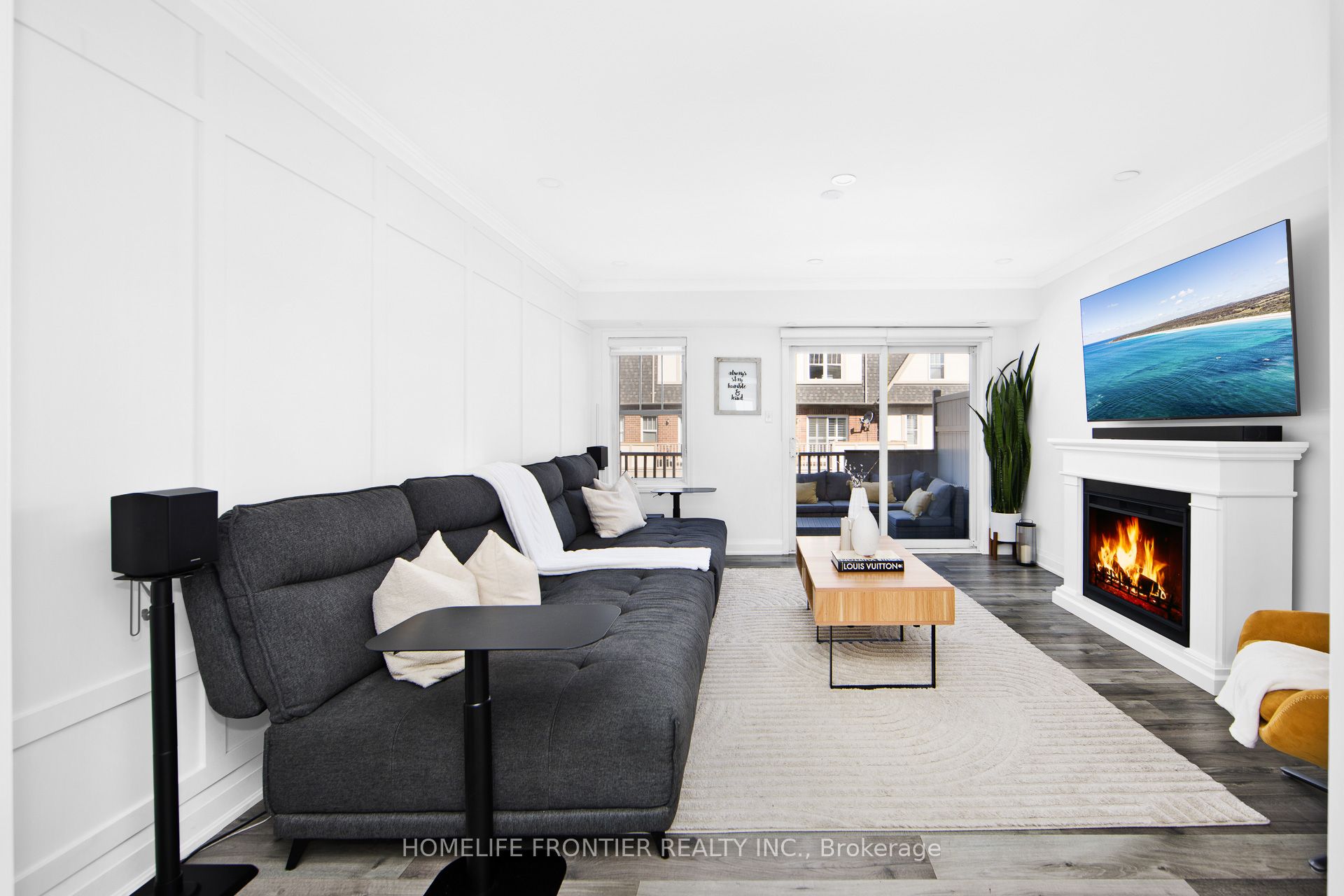 595 Dundas Street W 5, Mississauga, ON L5B 0B3
