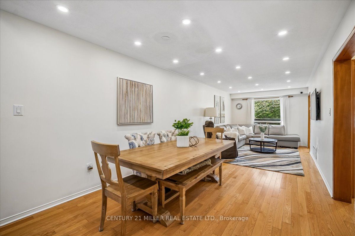 421 Levanna Lane, Oakville, ON L6H 6B8