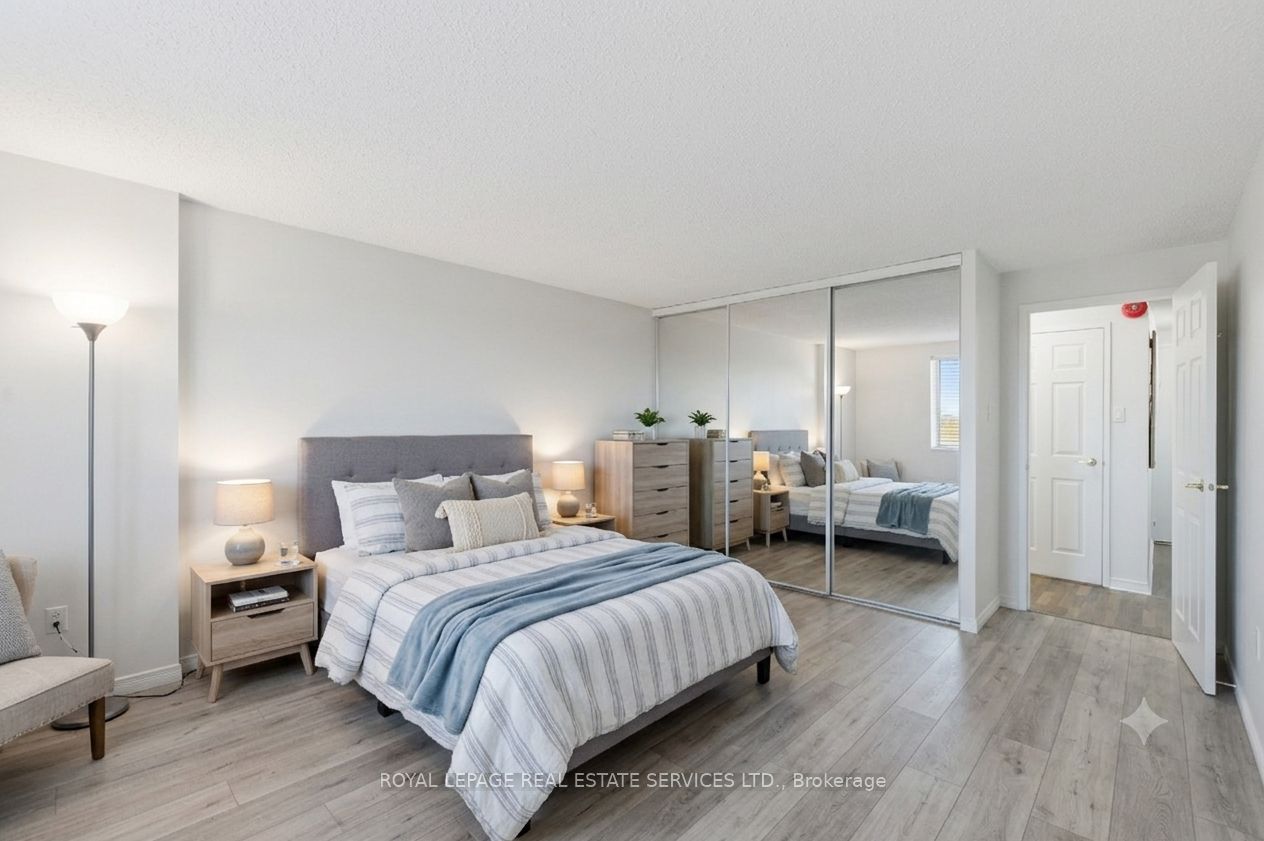 6720 Glen Erin Drive 904, Mississauga, ON L5N 3K8