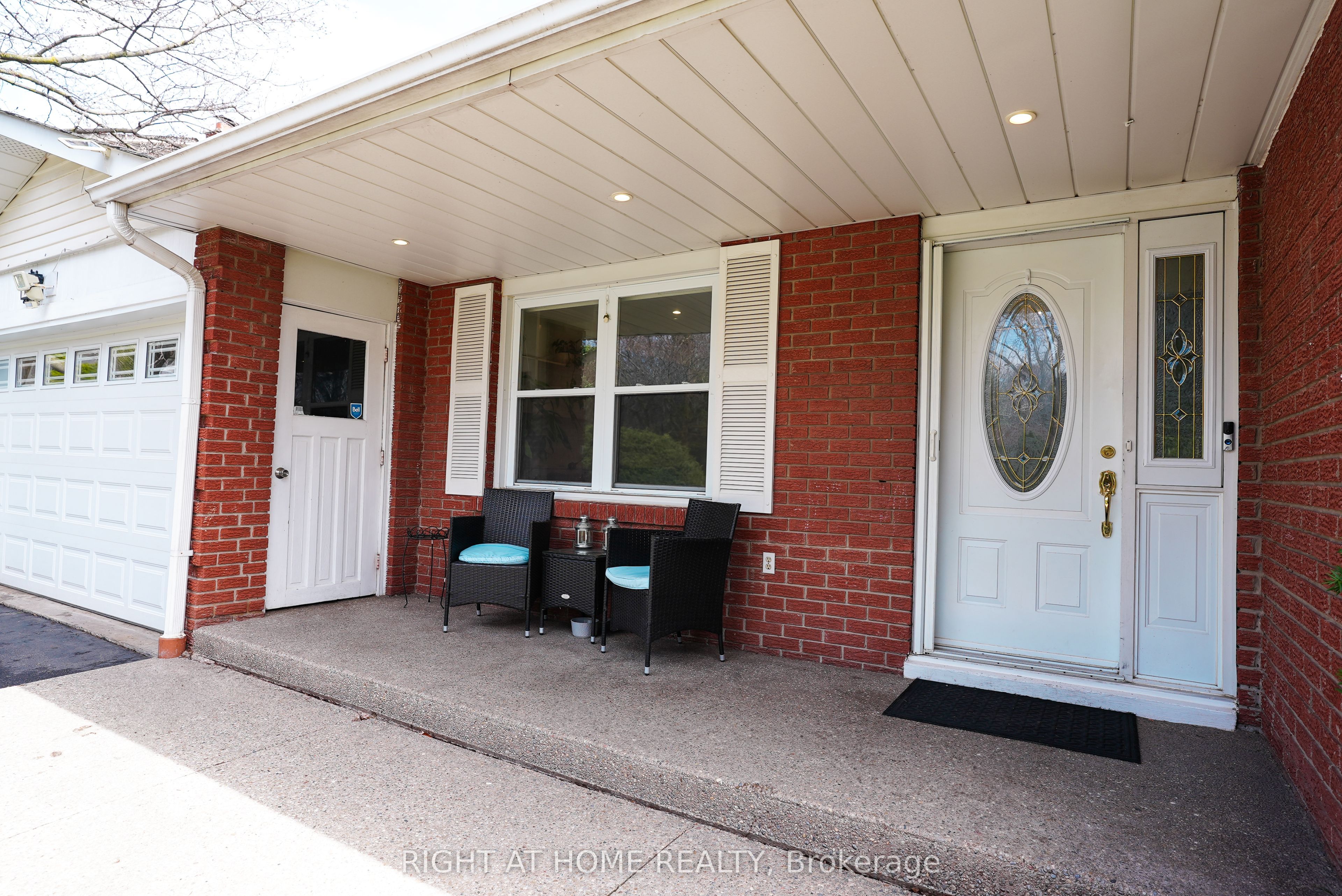 1266 Lakeview Drive, Oakville, ON L6H 2M8