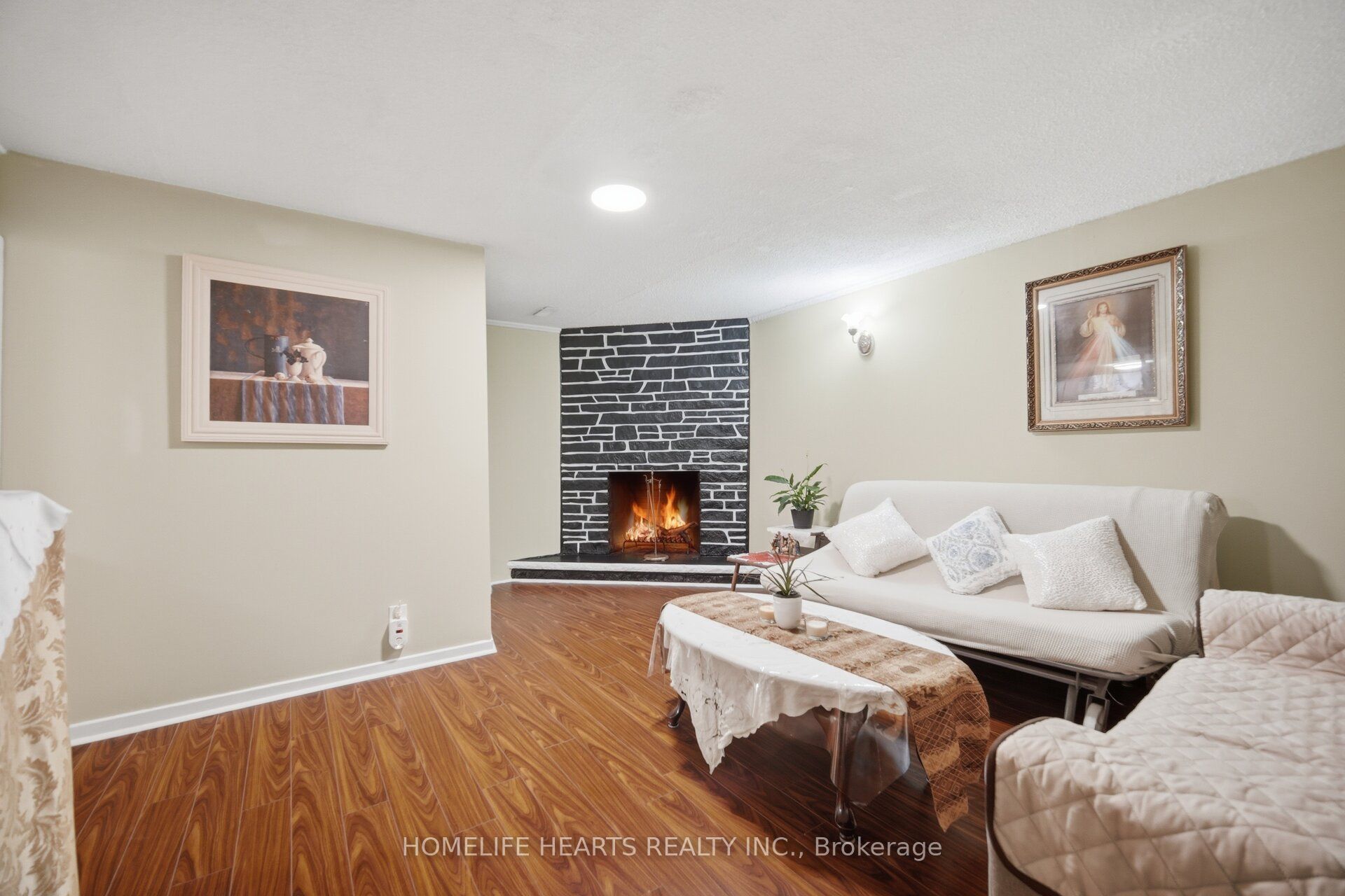 32 Jansusie Road, Toronto, ON M9W 4V5