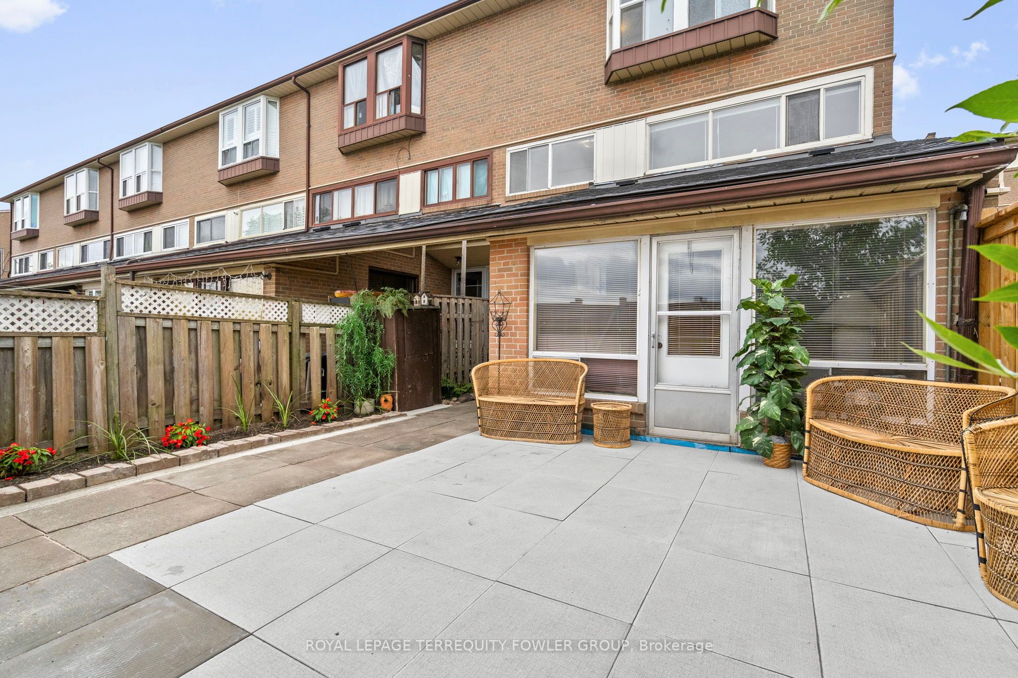 260 John Garland Boulevard 224, Toronto, ON M9V 1N8