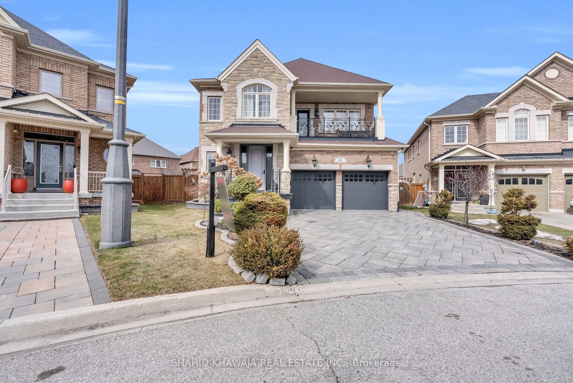 12 Orangeblossom Trail, Brampton, ON L6X 3B4