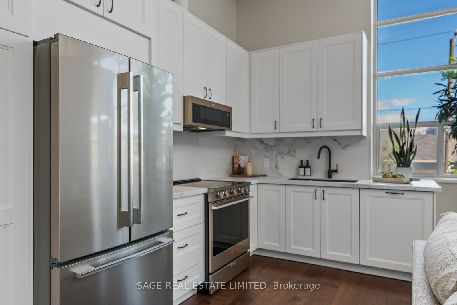 1001 Roselawn Avenue 123, Toronto, ON M6B 4M4