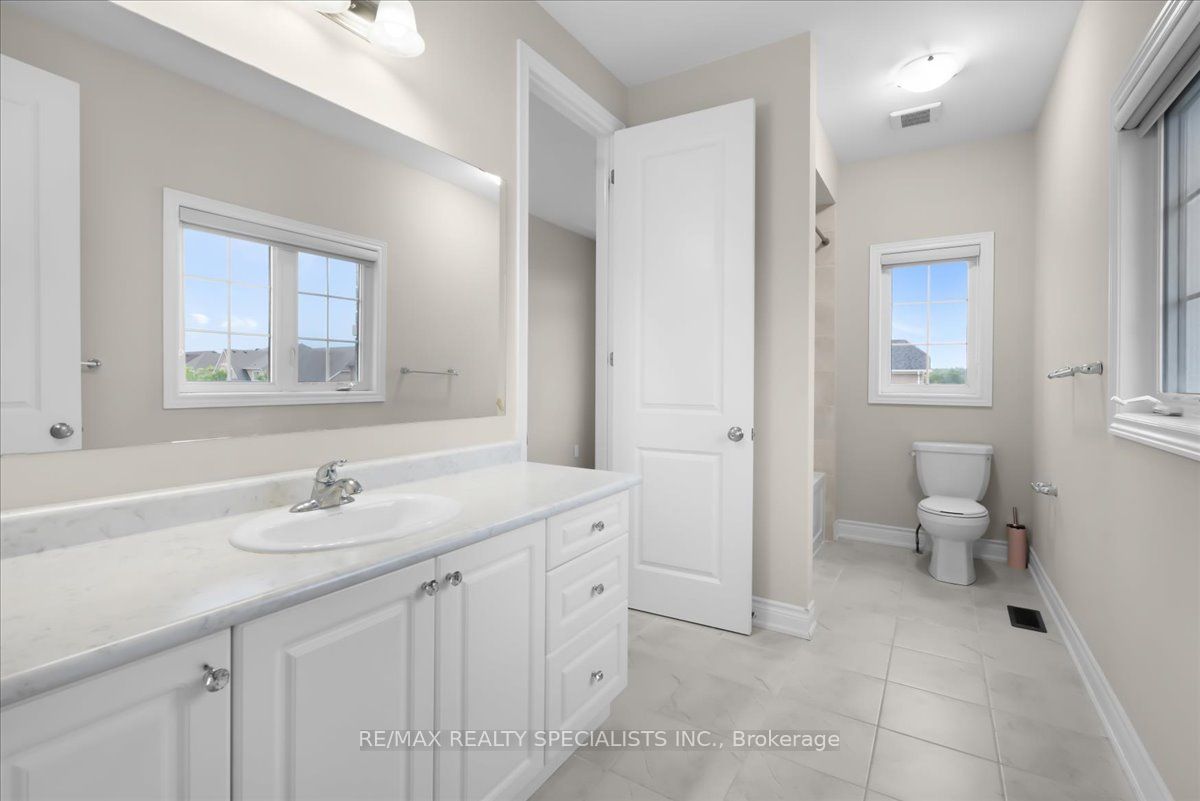 2 Ash Hill Avenue, Caledon, ON L7C 4E8