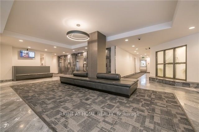 350 Webb Drive 1807, Mississauga, ON L5B 3W4