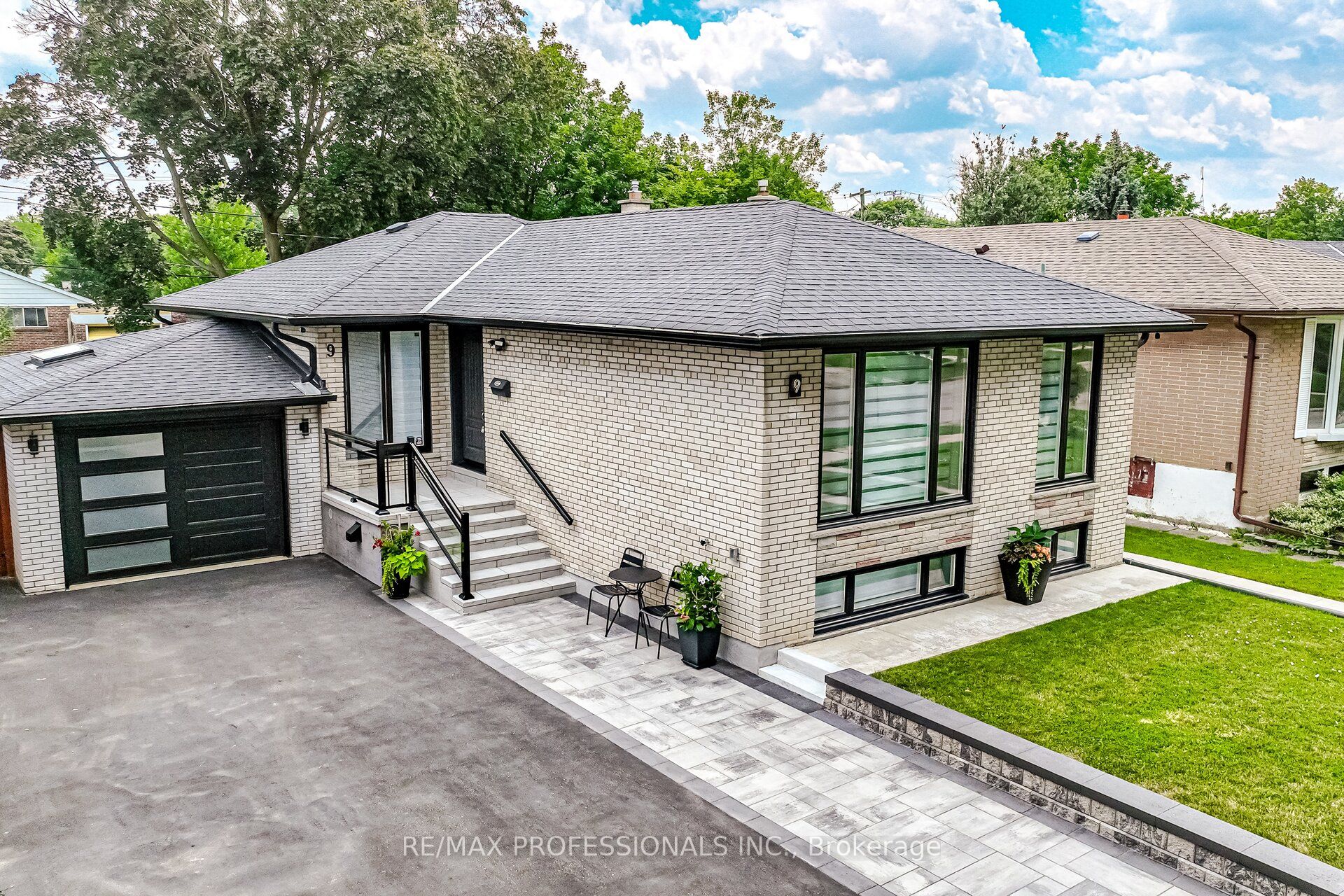 9 Tynevale Drive, Toronto, ON M9R 2B3