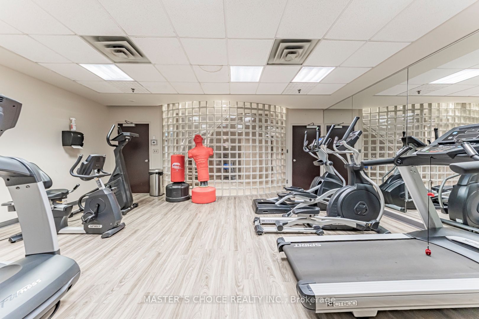 50 Eglinton Avenue W 1110, Mississauga, ON L5R 3P5