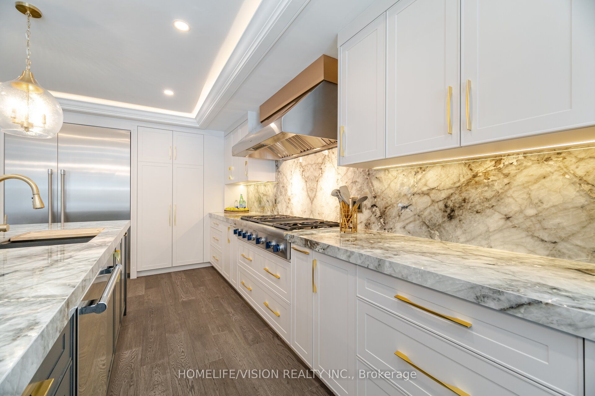 1298 Bunsden Avenue, Mississauga, ON L5H 3T9