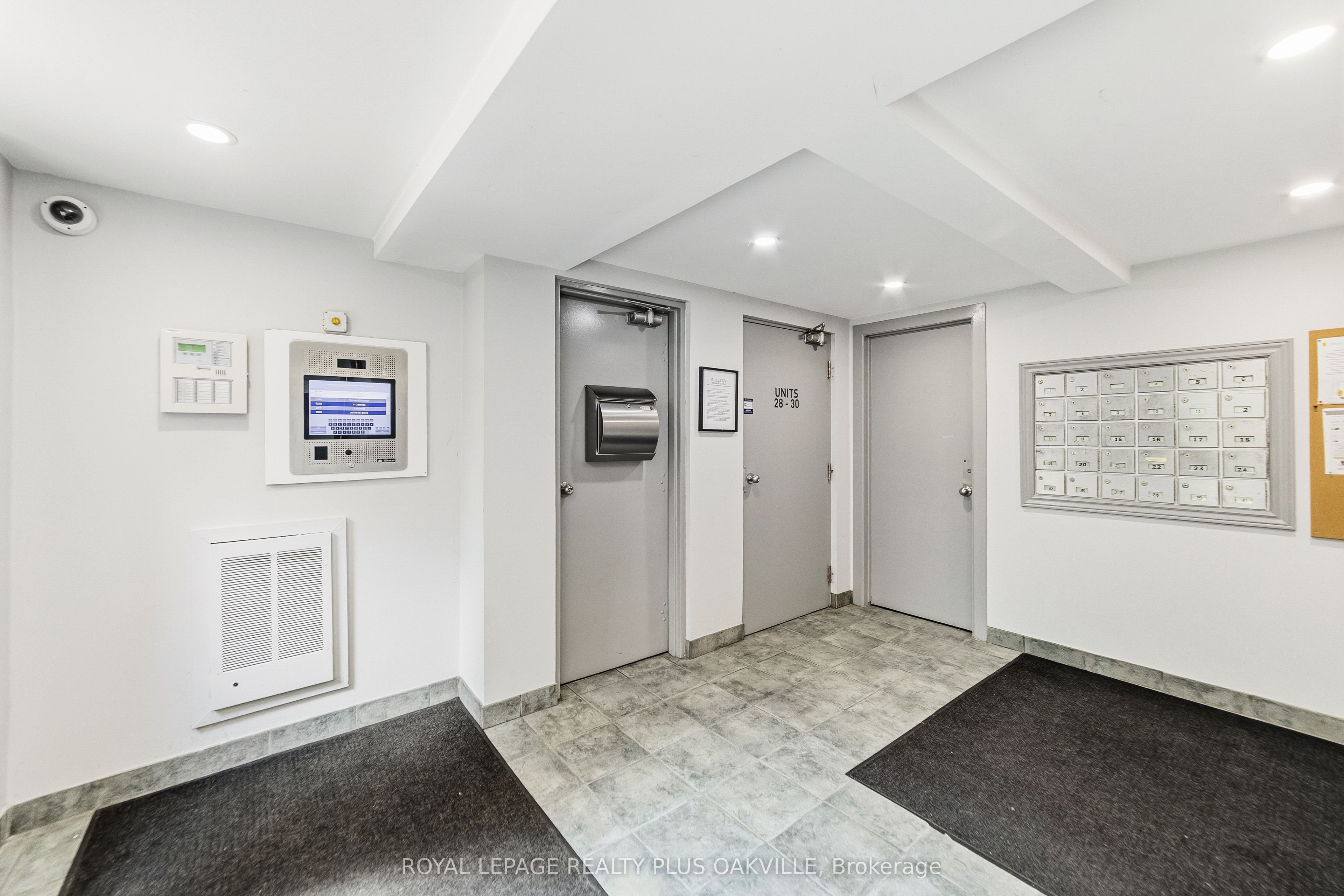 530 Falgarwood Drive 27, Oakville, ON L6H 1N3