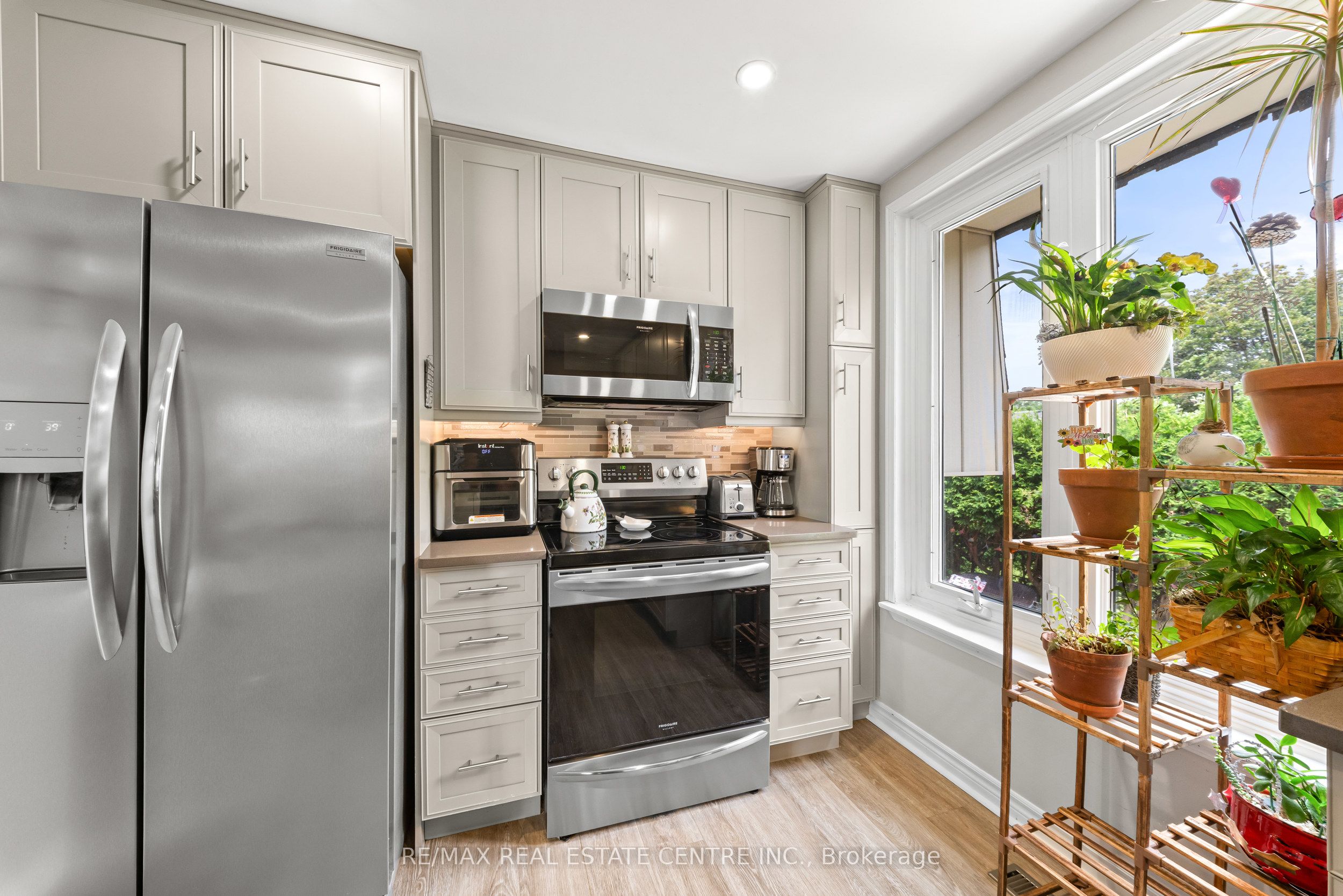 39 Grassmere Crescent, Brampton, ON L6S 1C9