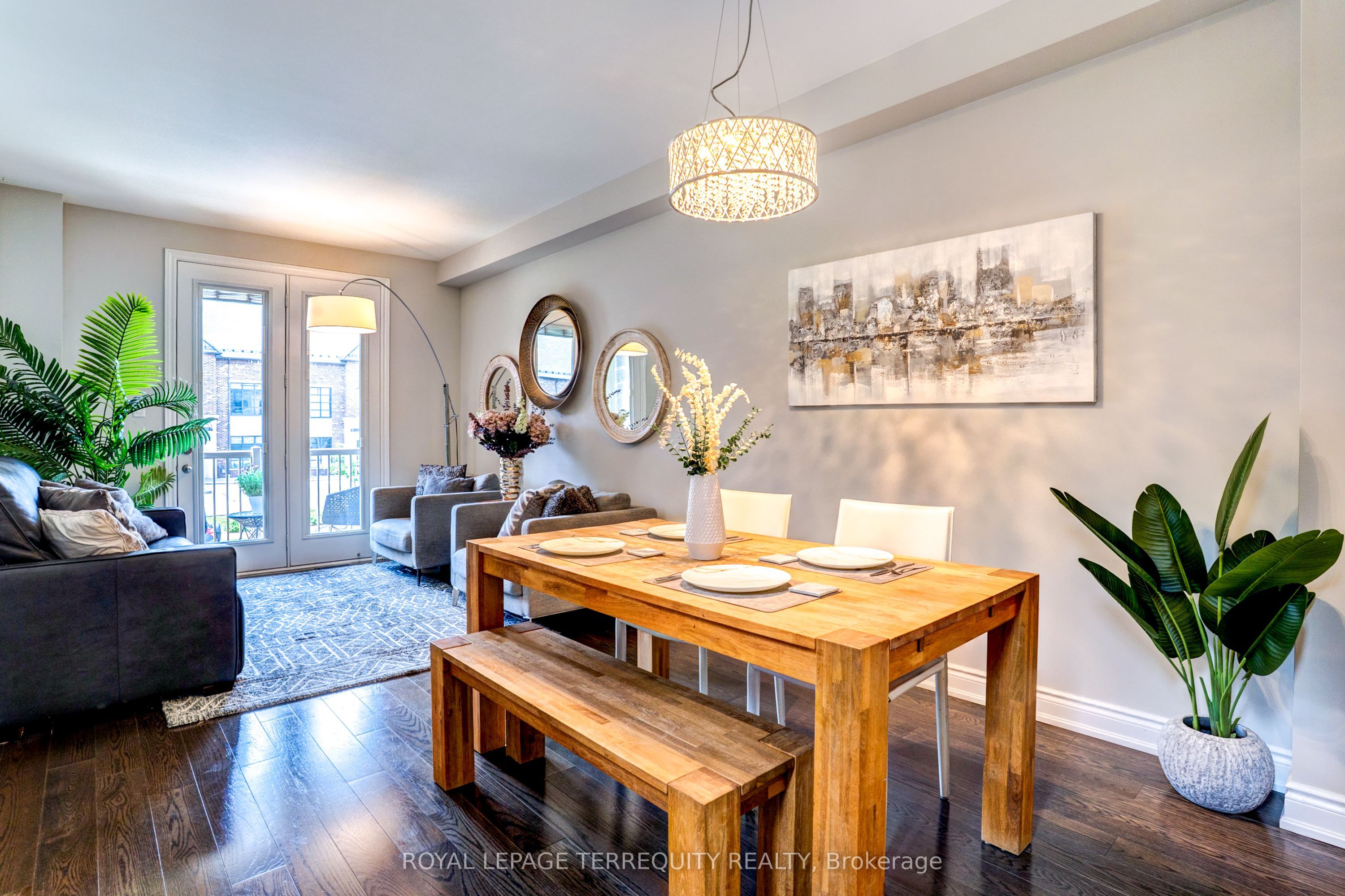 132 Thomas Fisher Drive 27, Toronto, ON M8Z 0E4