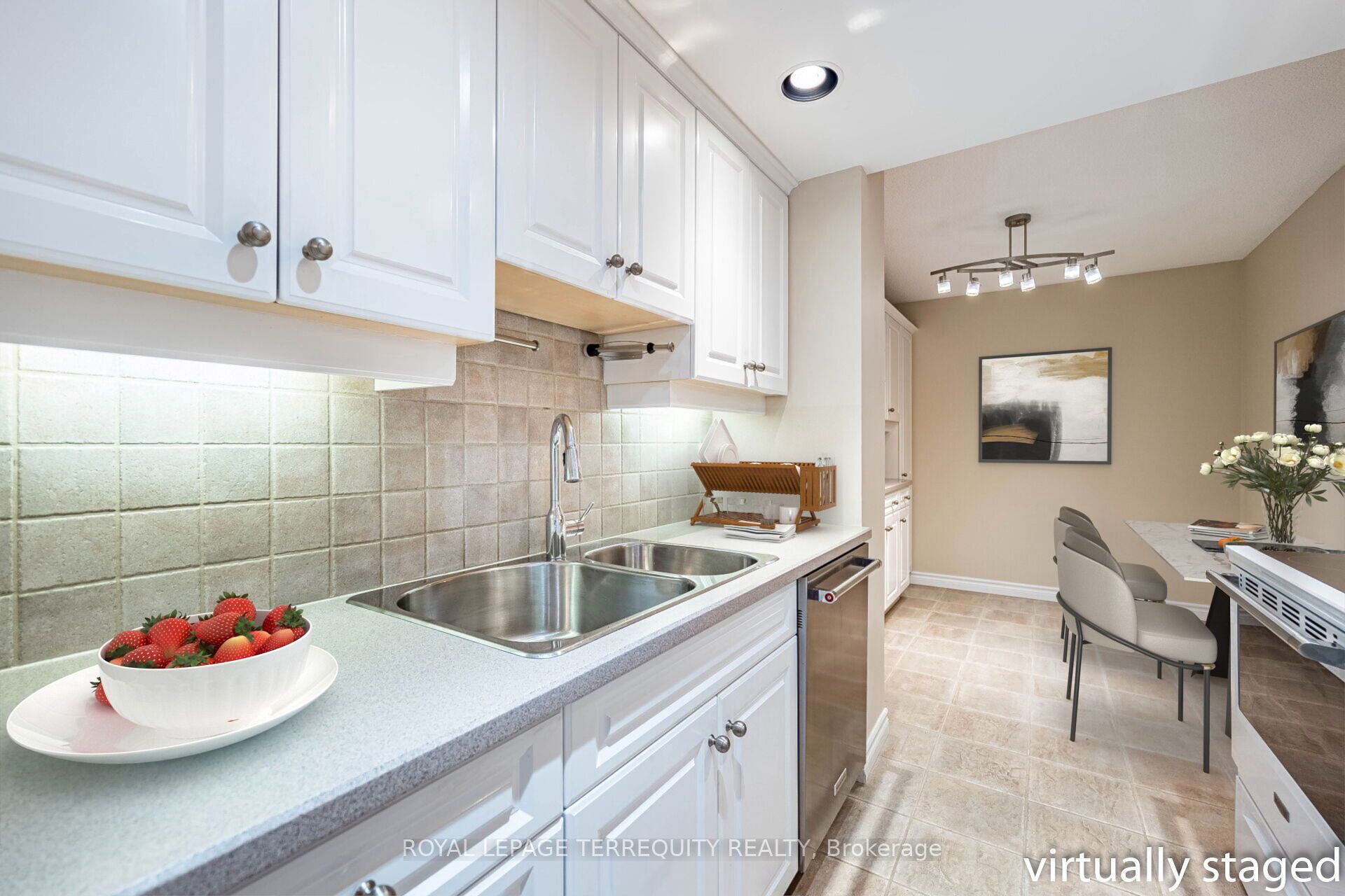 812 Burnhamthorpe Road 1809, Toronto, ON M9C 4W1