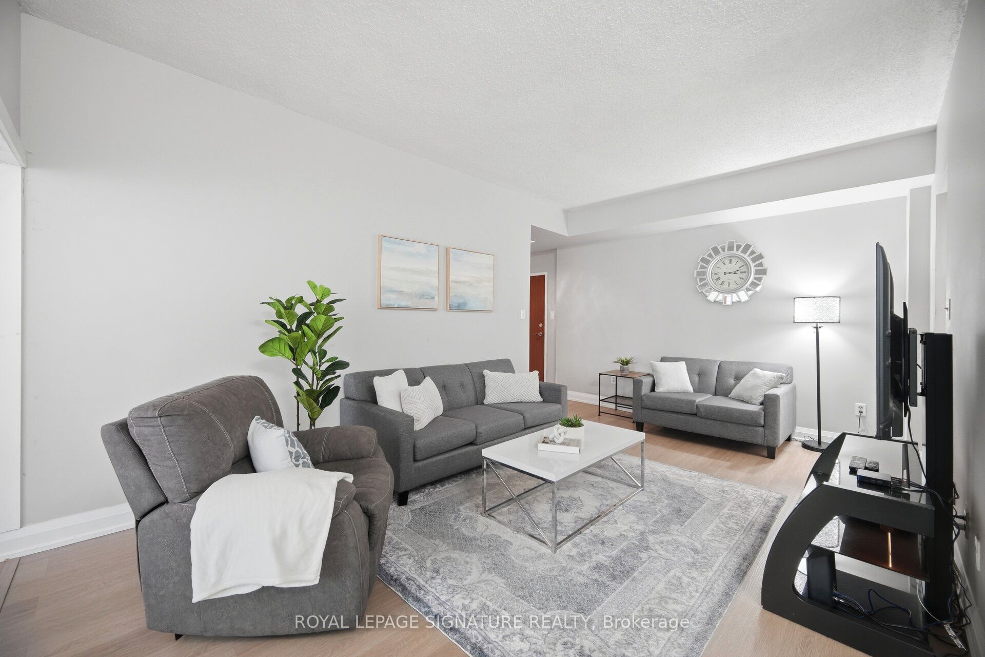 5 Lisa Street 109, Brampton, ON L6T 4T4