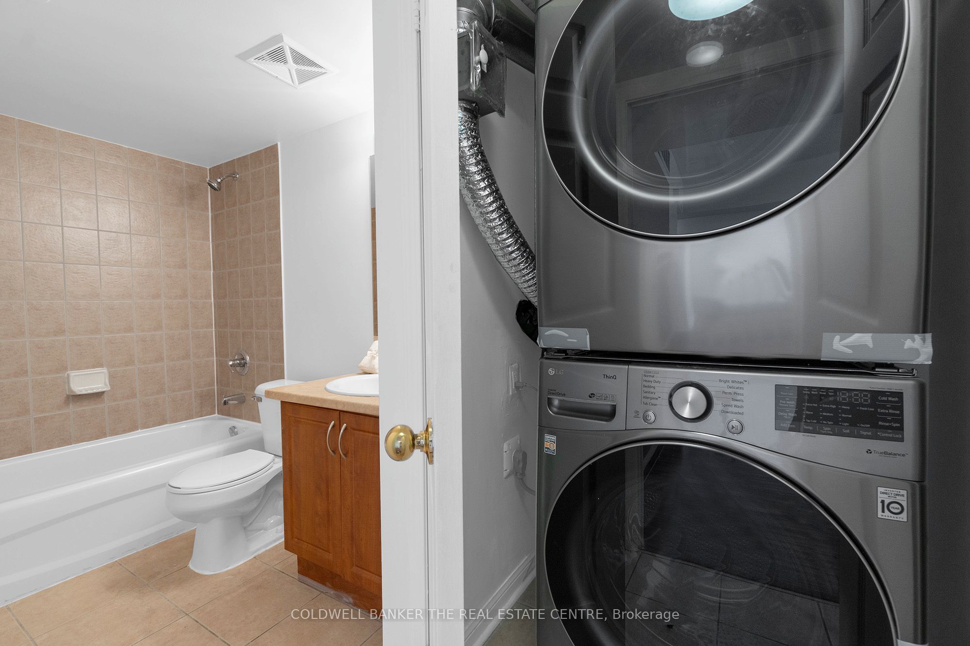 3047 Finch Avenue W 2057, Toronto, ON M9M 0A5
