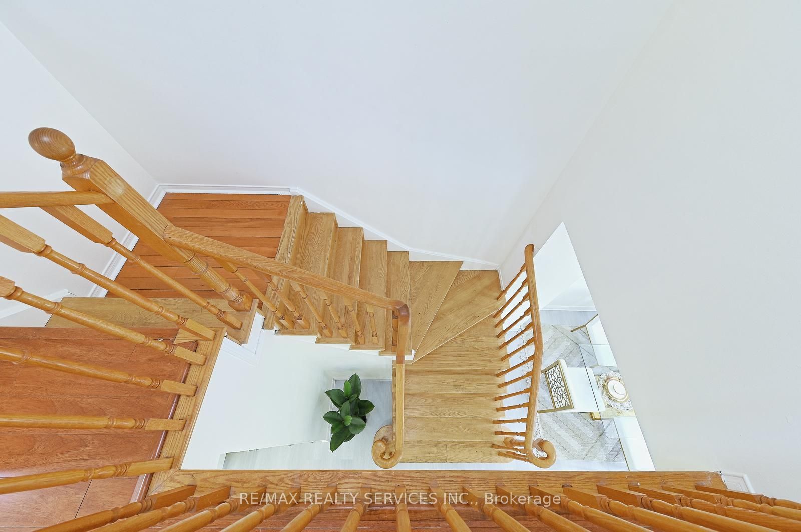 56 Mullis Crescent, Brampton, ON L6Y 4T2