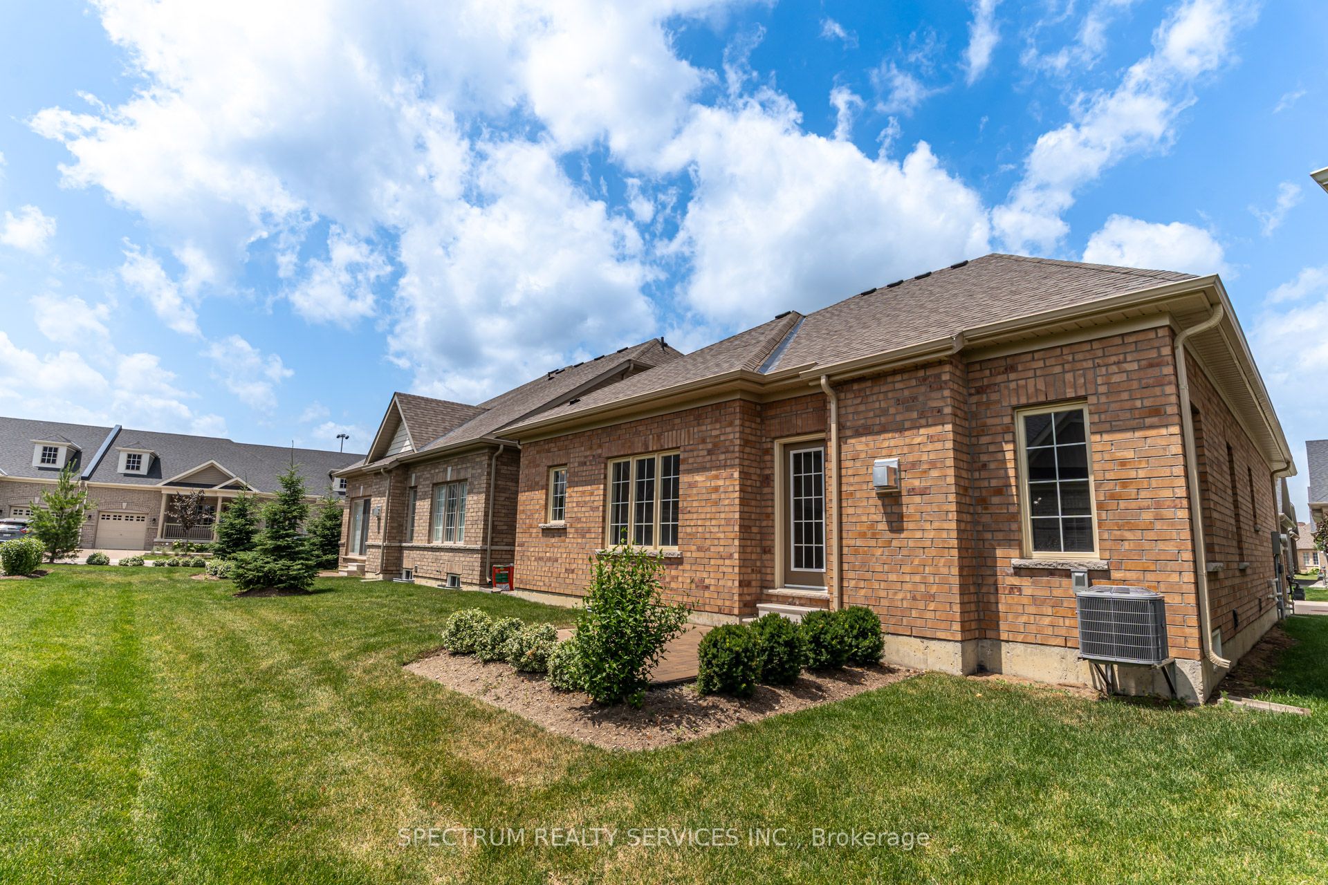 8 Abelia Street, Brampton, ON L6R 4C7