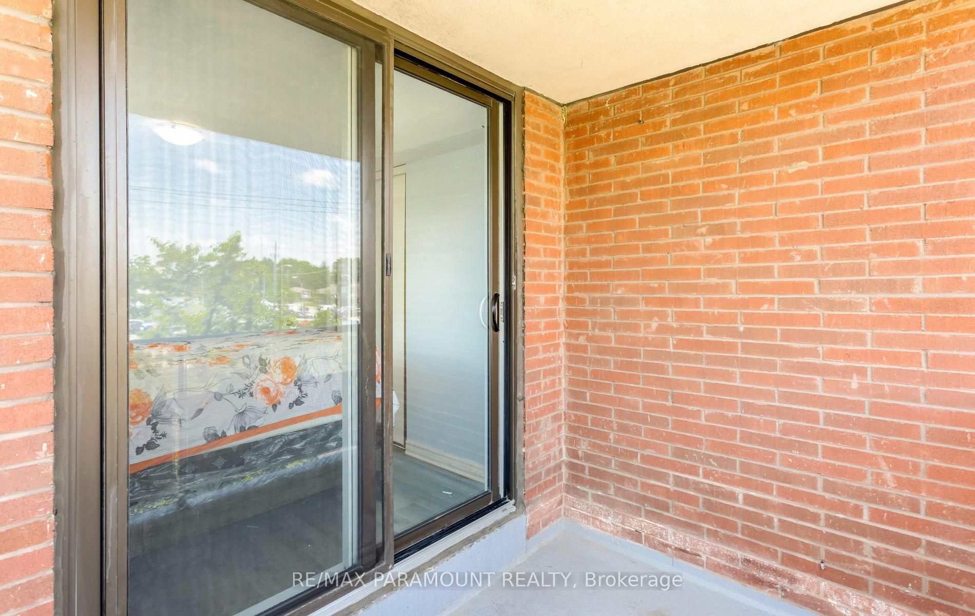 1881 Jane Street 303, Toronto, ON M9N 3S7