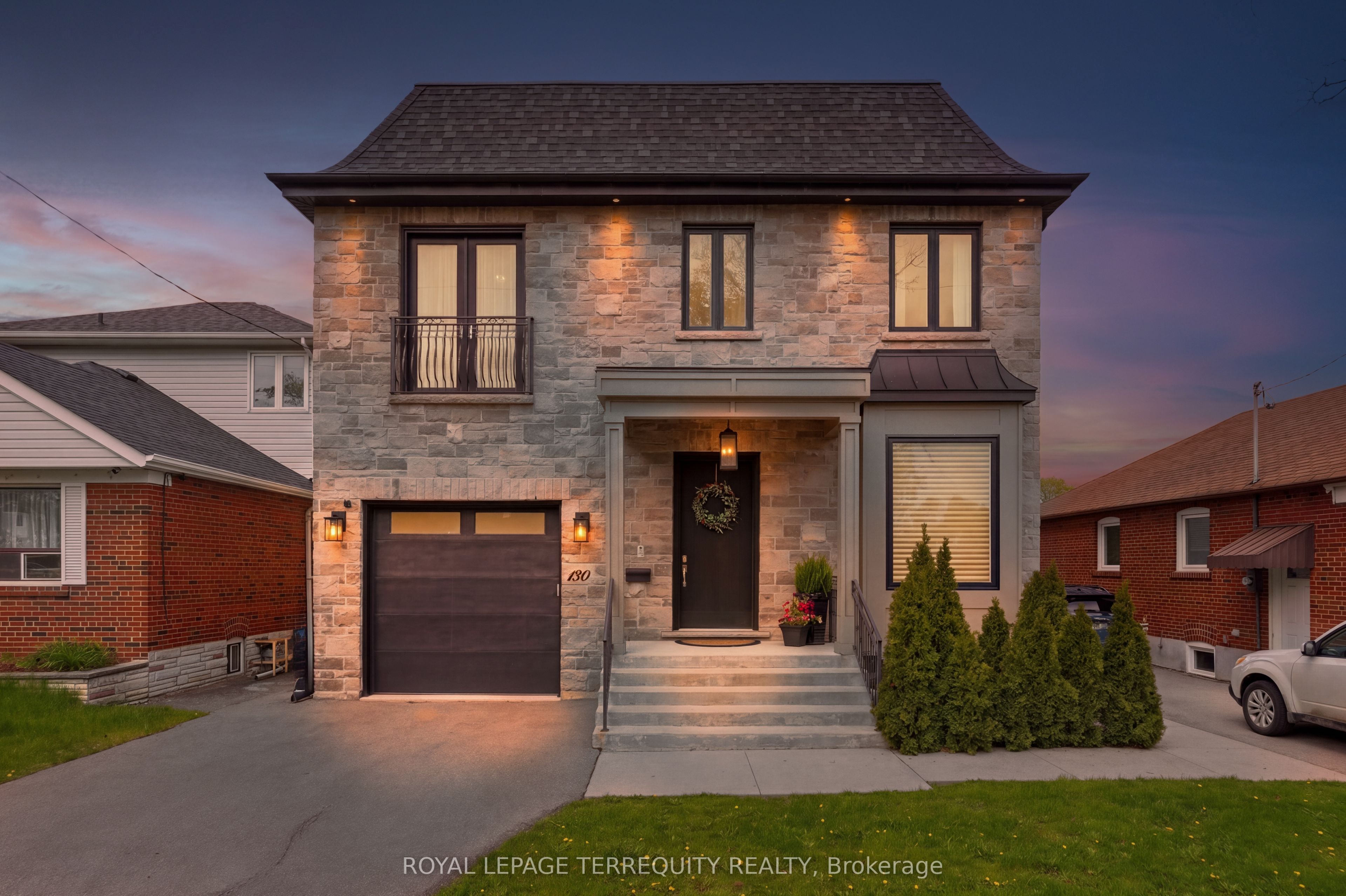 130 Edgecroft Road, Toronto, ON M8Z 2C3