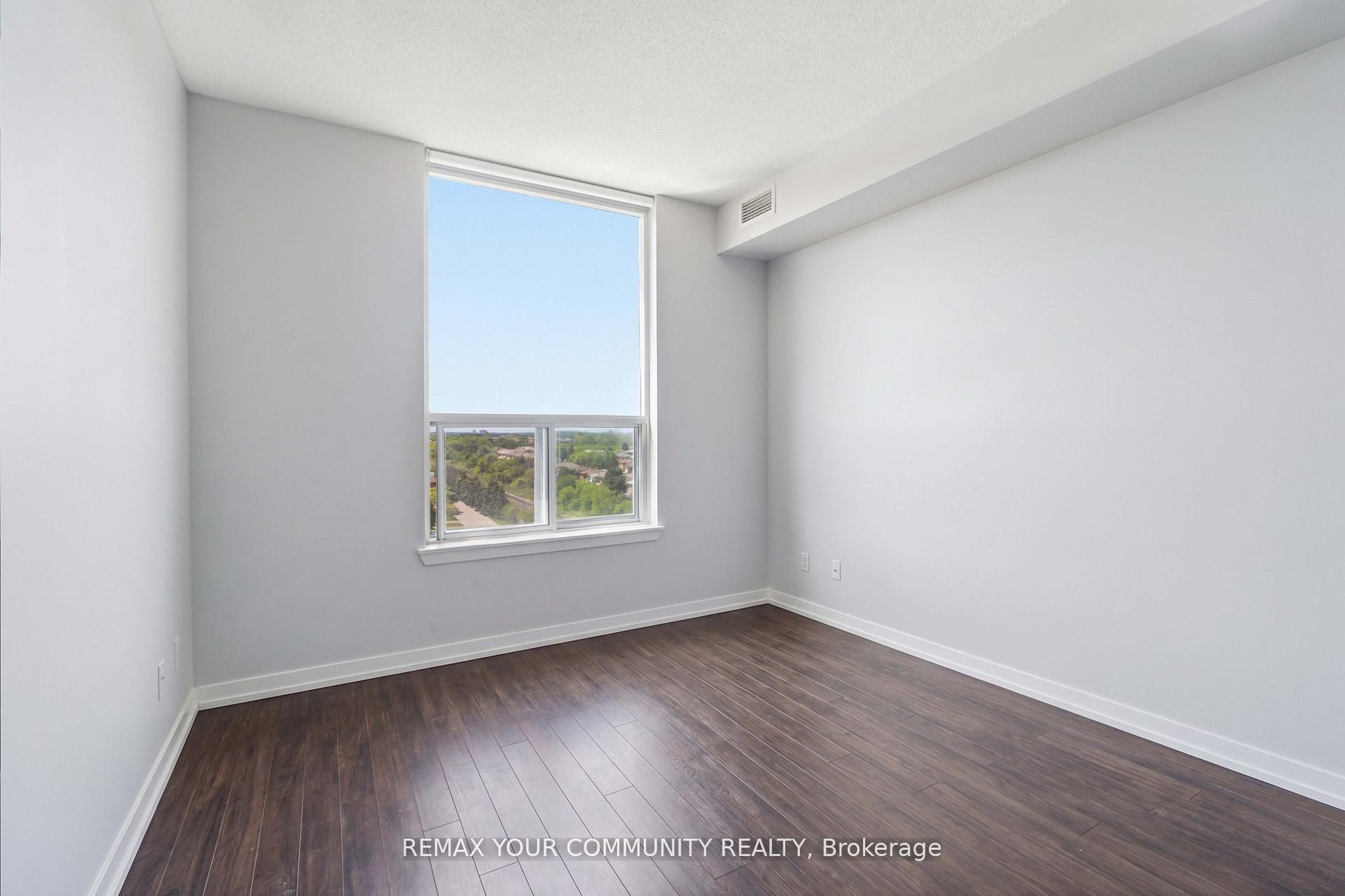 135 Hillcrest Avenue 1109, Mississauga, ON L5B 4B1