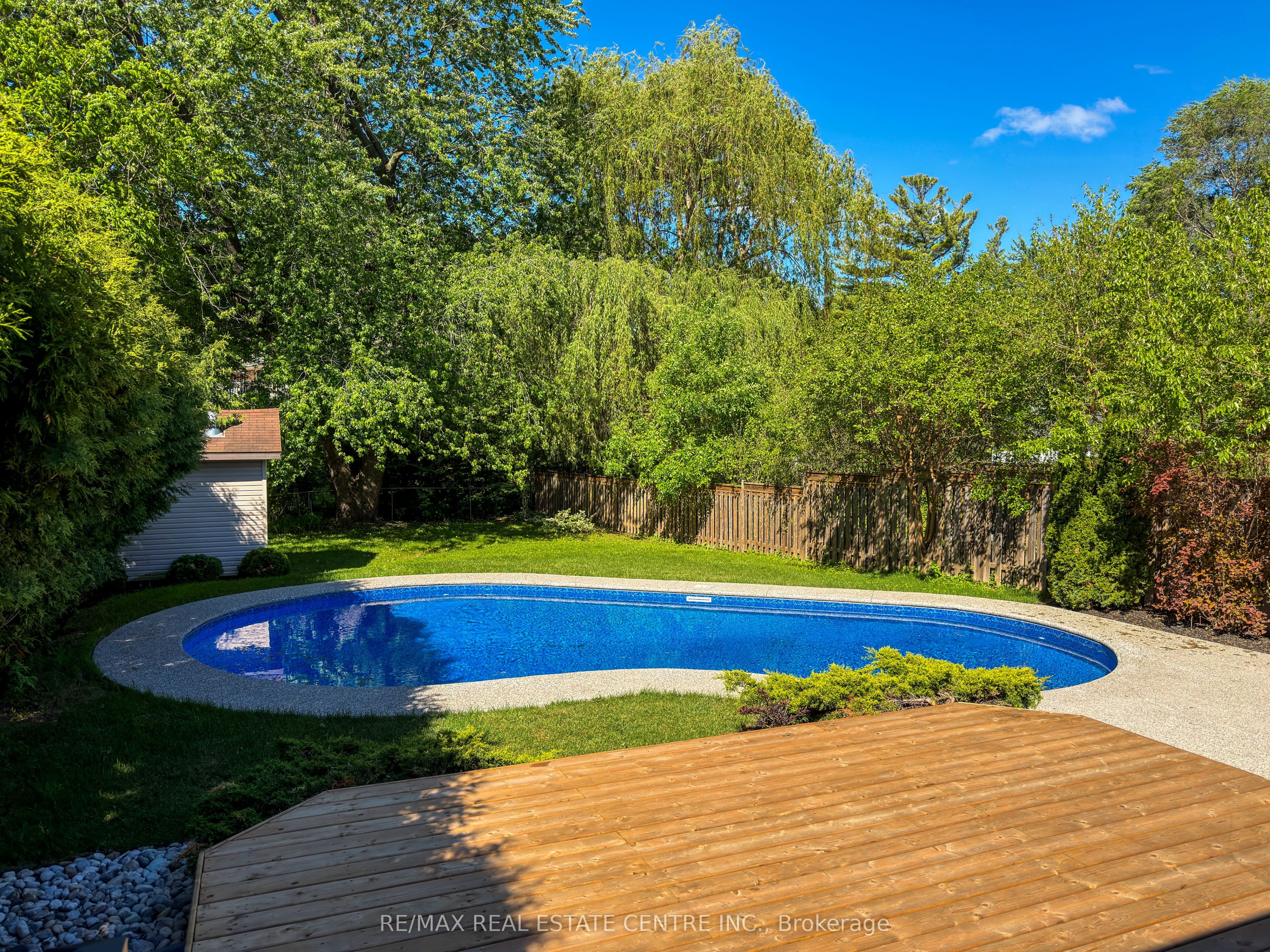 446 Willis Drive, Oakville, ON L6L 4V5