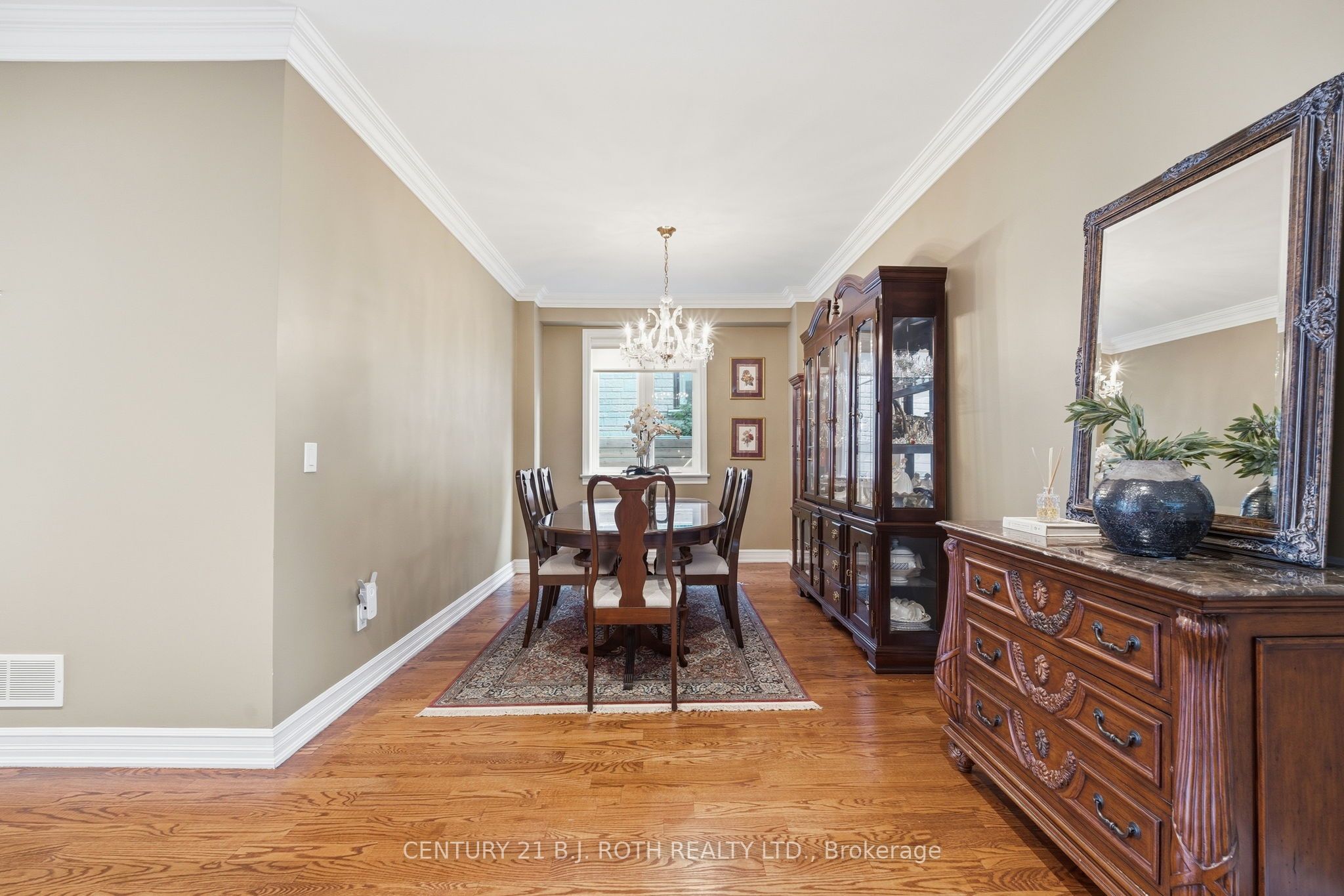 20 Creston Road, Toronto, ON M6A 1J1