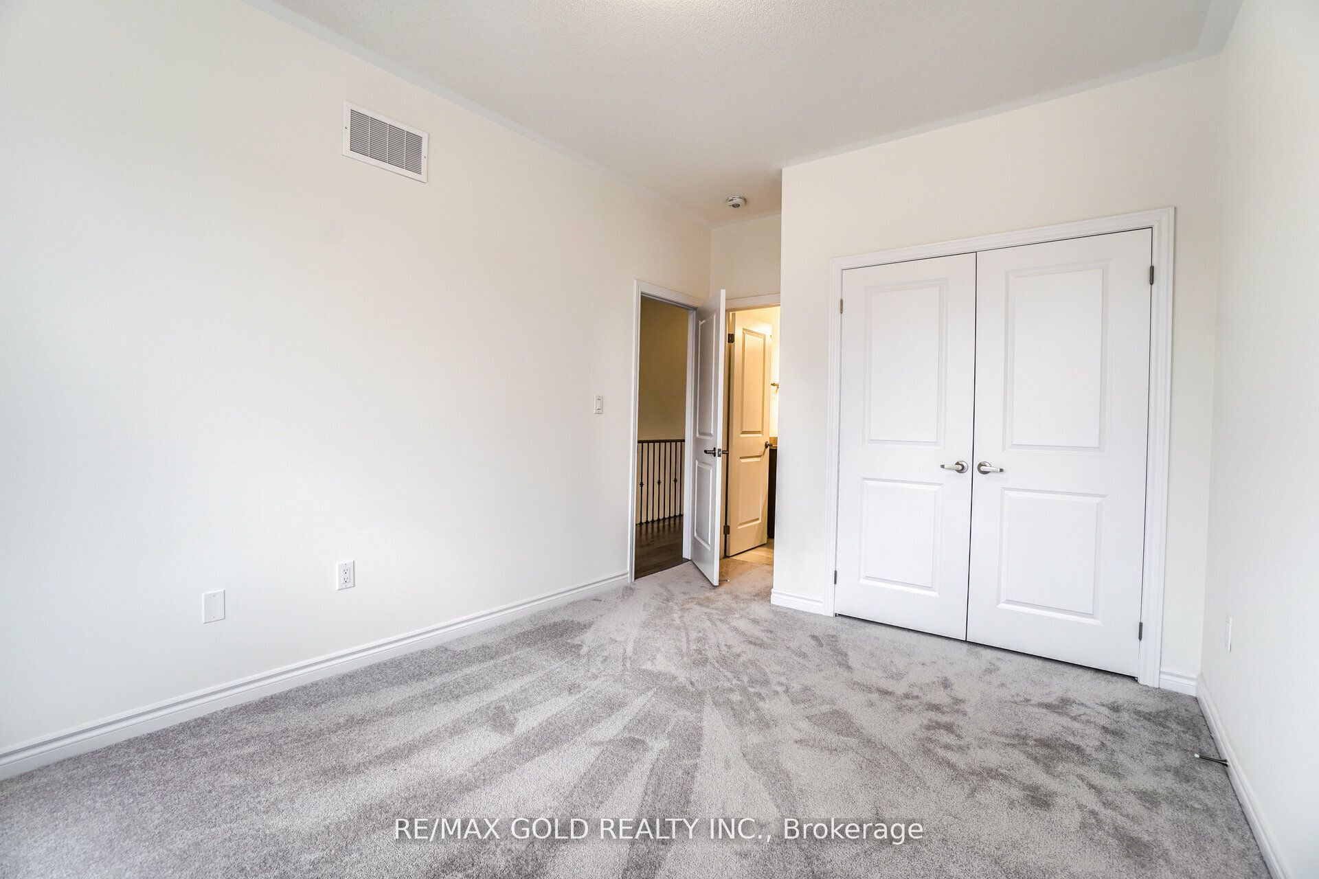 26 Del Grappa Street, Caledon, ON L7C 4L1