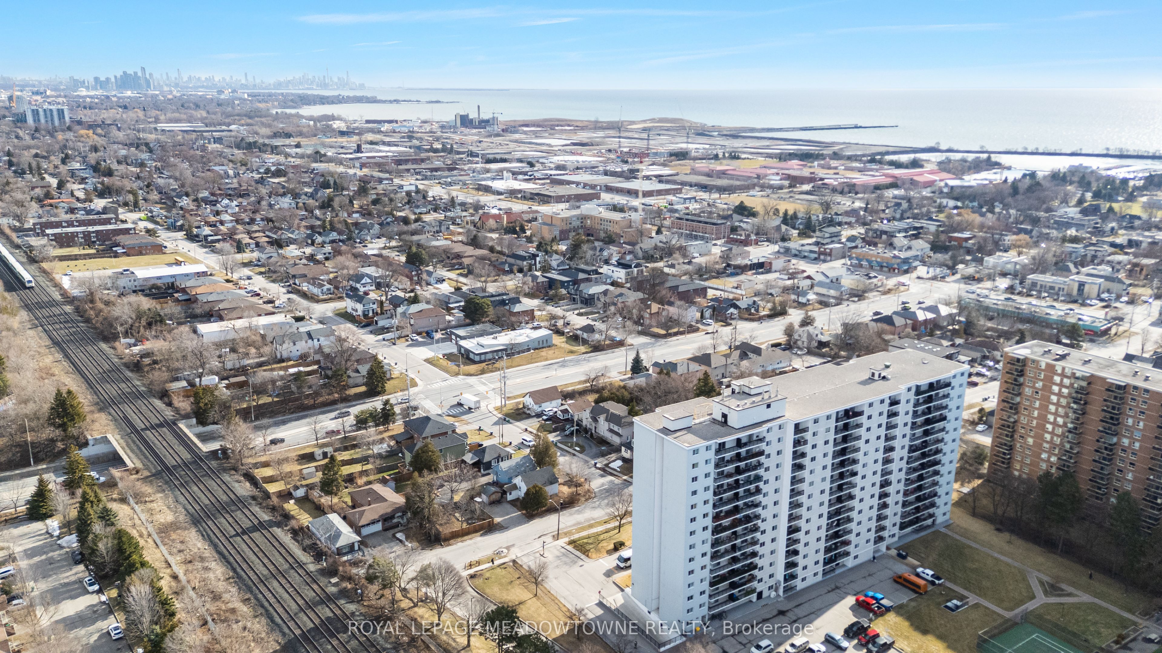 1100 Caven Street PH #8, Mississauga, ON L5G 4N3