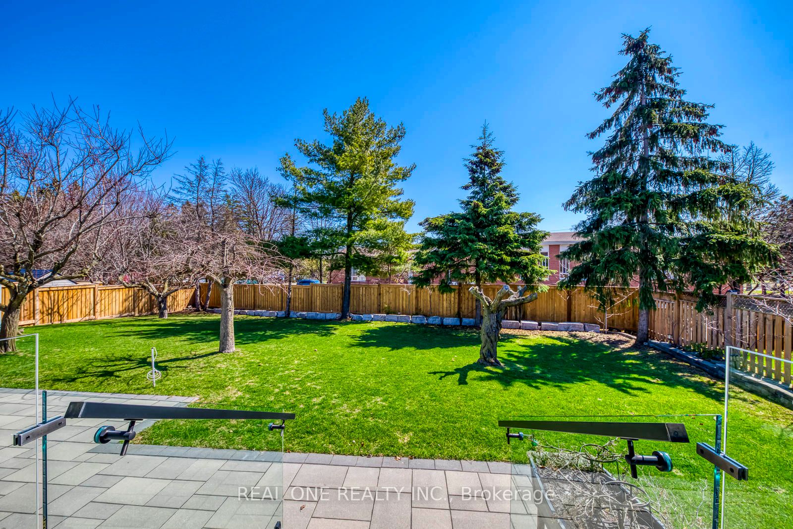 1224 Willowbrook Drive, Oakville, ON L6L 2K1