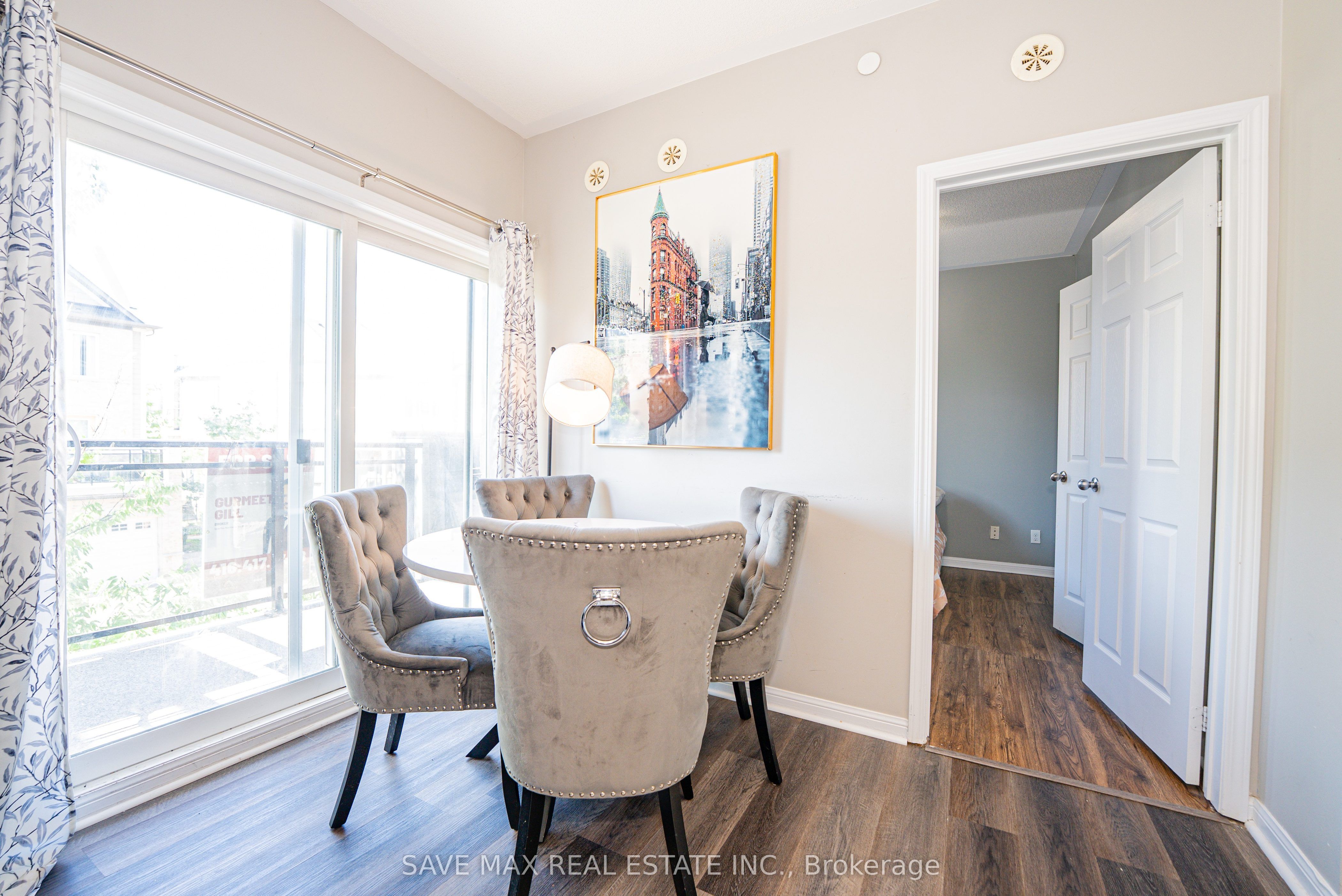 3075 THOMAS Street 213, Mississauga, ON L5M 0L8