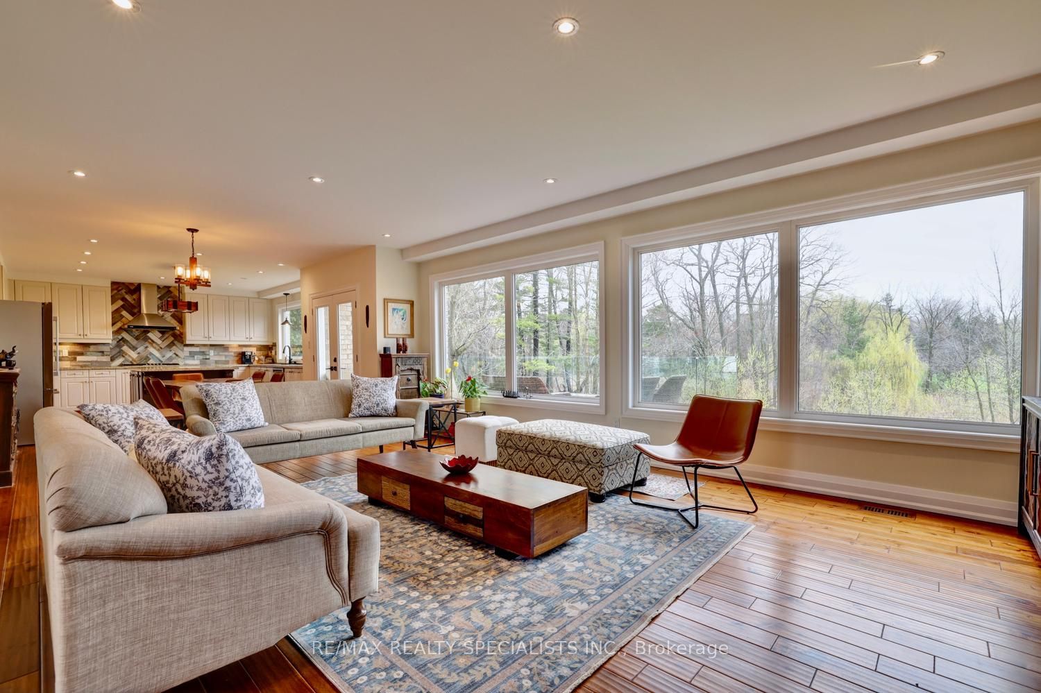 1301 Gatehouse Drive, Mississauga, ON L5H 1A6