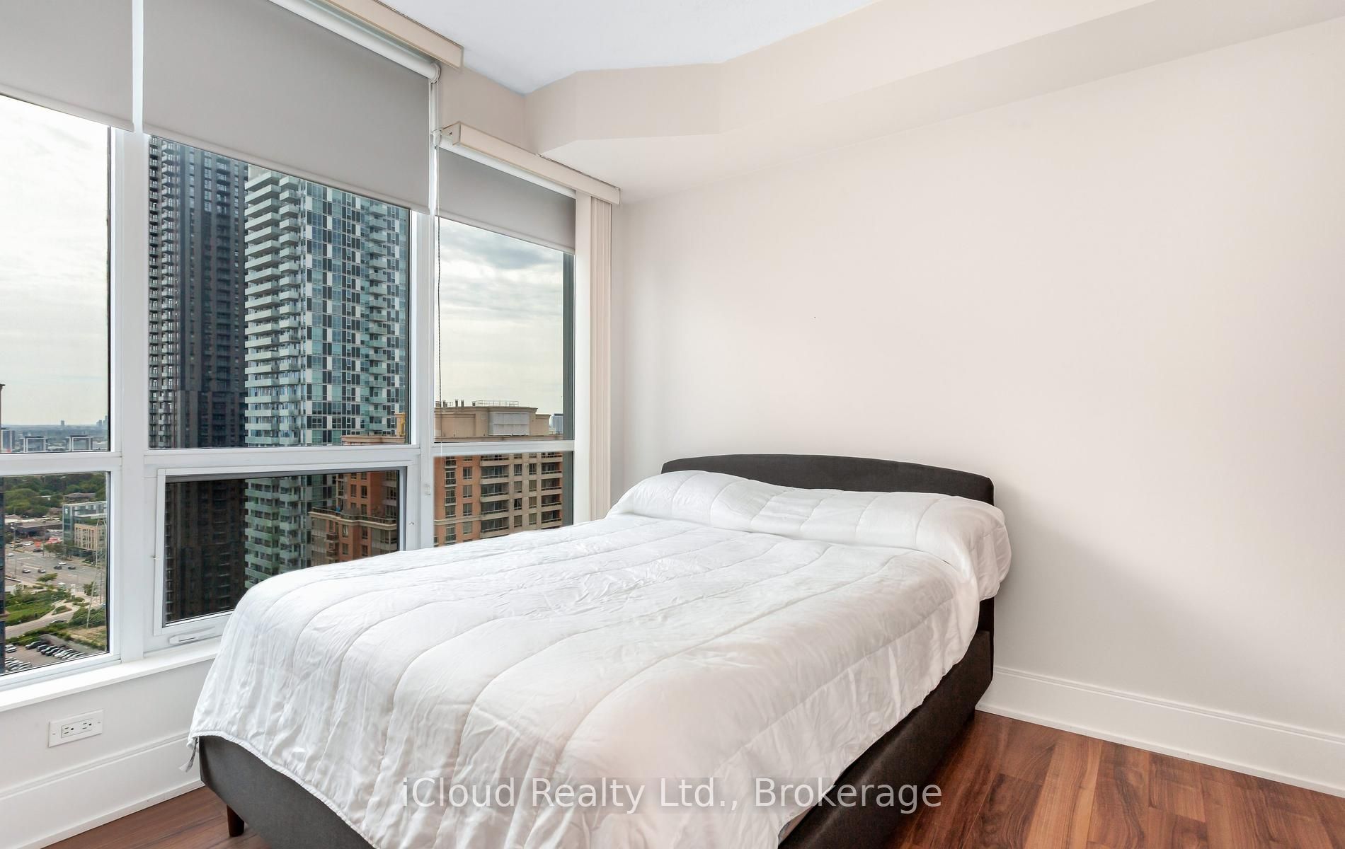 15 Viking Lane 2502, Toronto, ON M9B 0A4