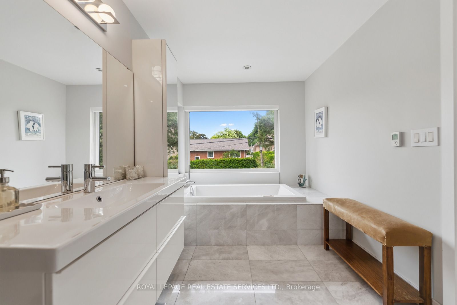 8 Firwood Crescent, Toronto, ON M9B 2V7