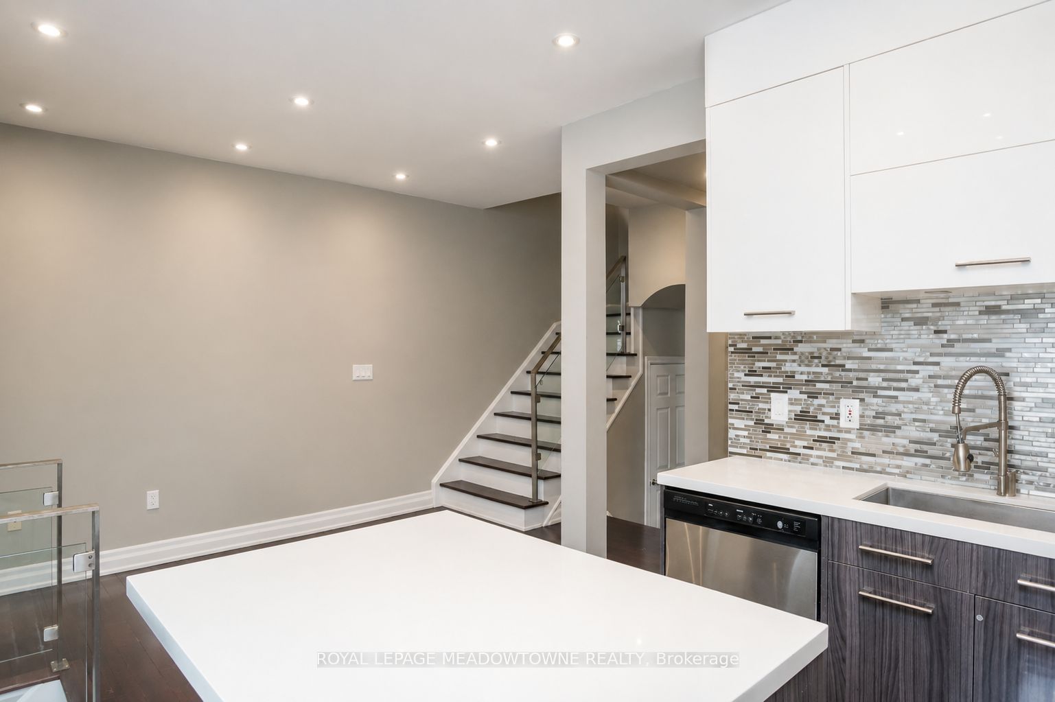3486 Eglinton Avenue W, Mississauga, ON L5M 7P4