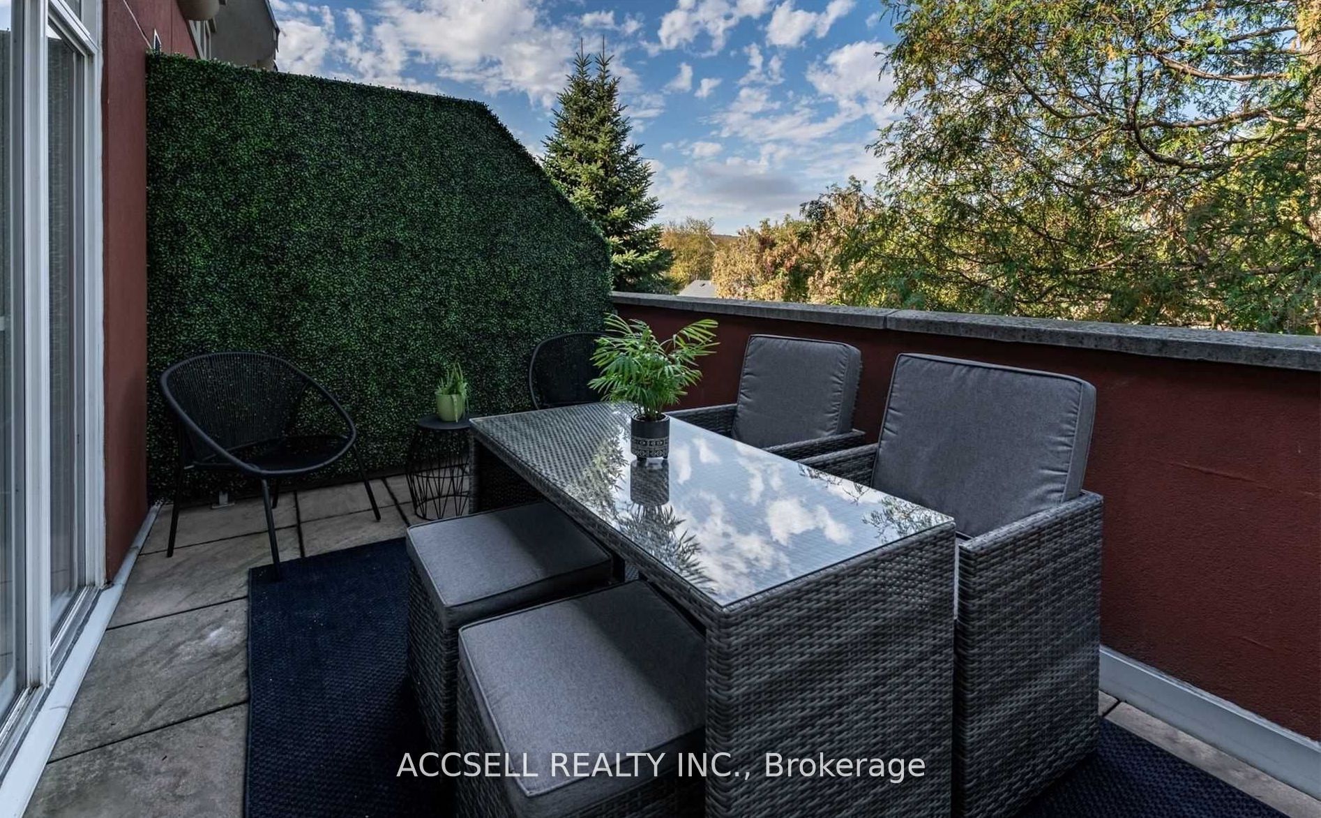 3400 Lake Shore Boulevard W 229, Toronto, ON M8W 4Z9