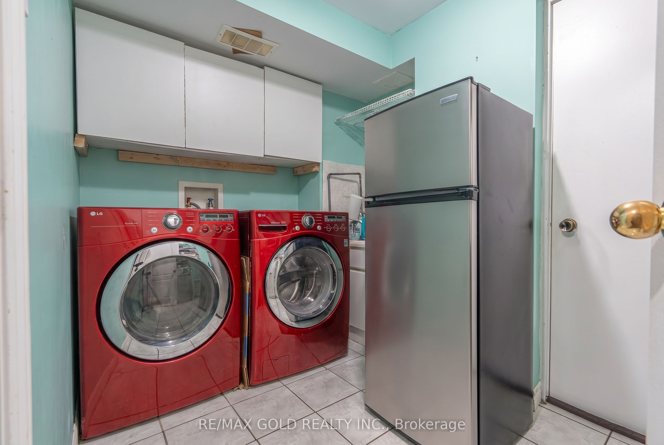 86 Whitehaven Drive, Brampton, ON L6Z 2R4