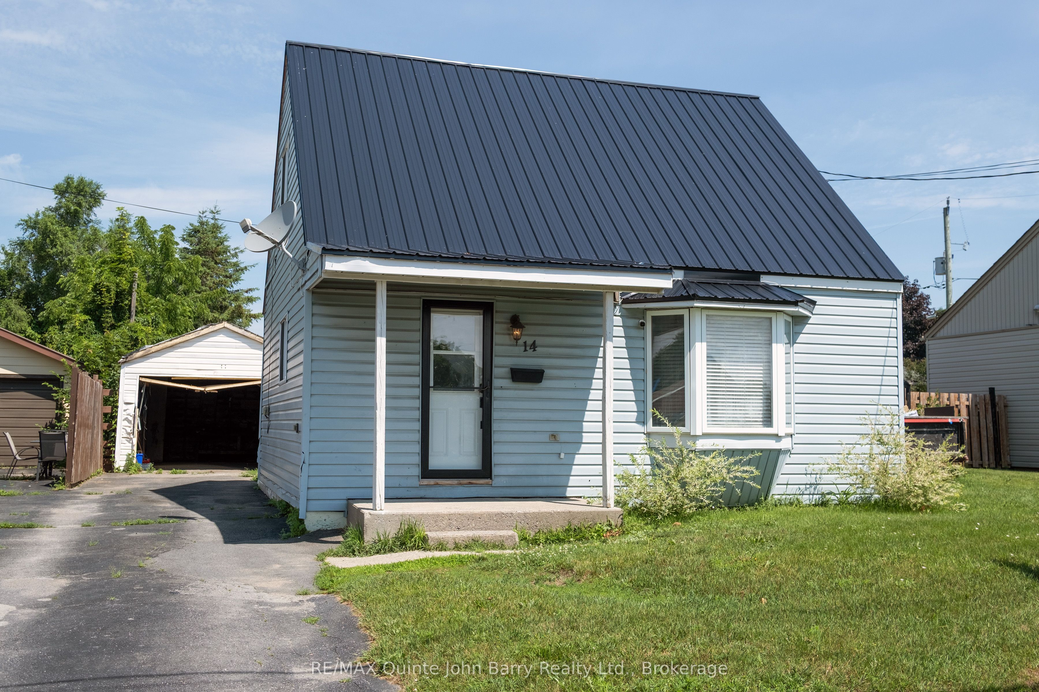 14 Harriet Street, Quinte West, ON K8V 4L4