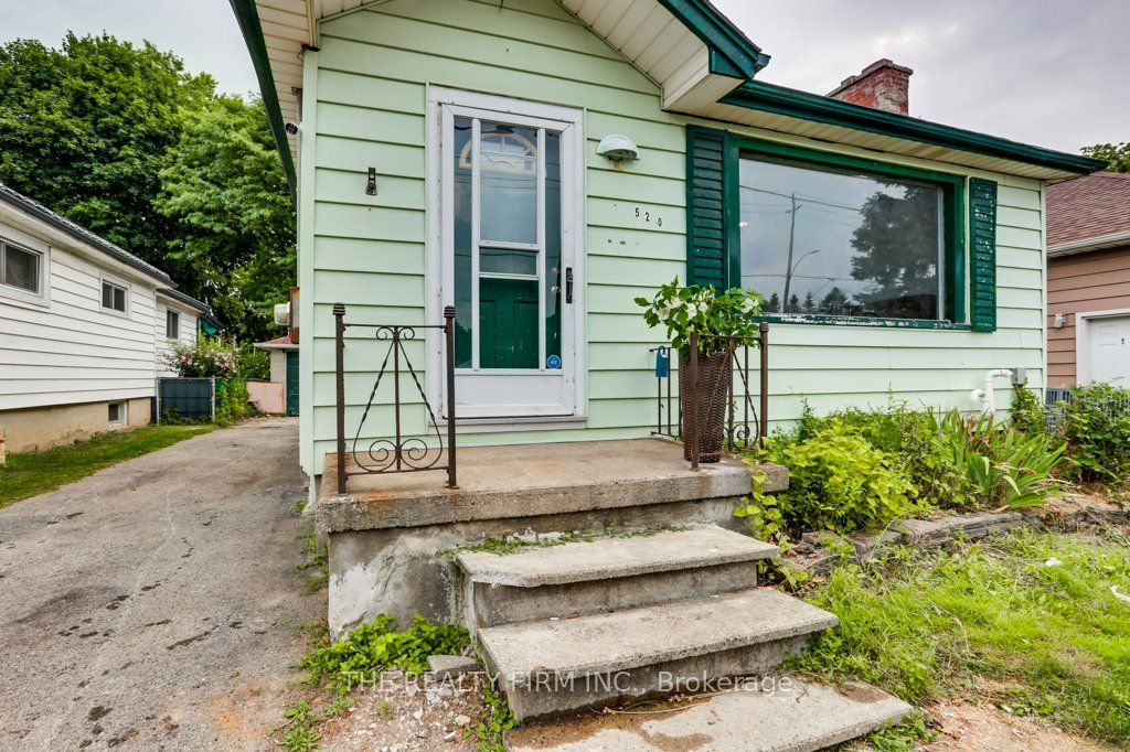 520 Highbury Avenue N, London East, ON N5W 4K7