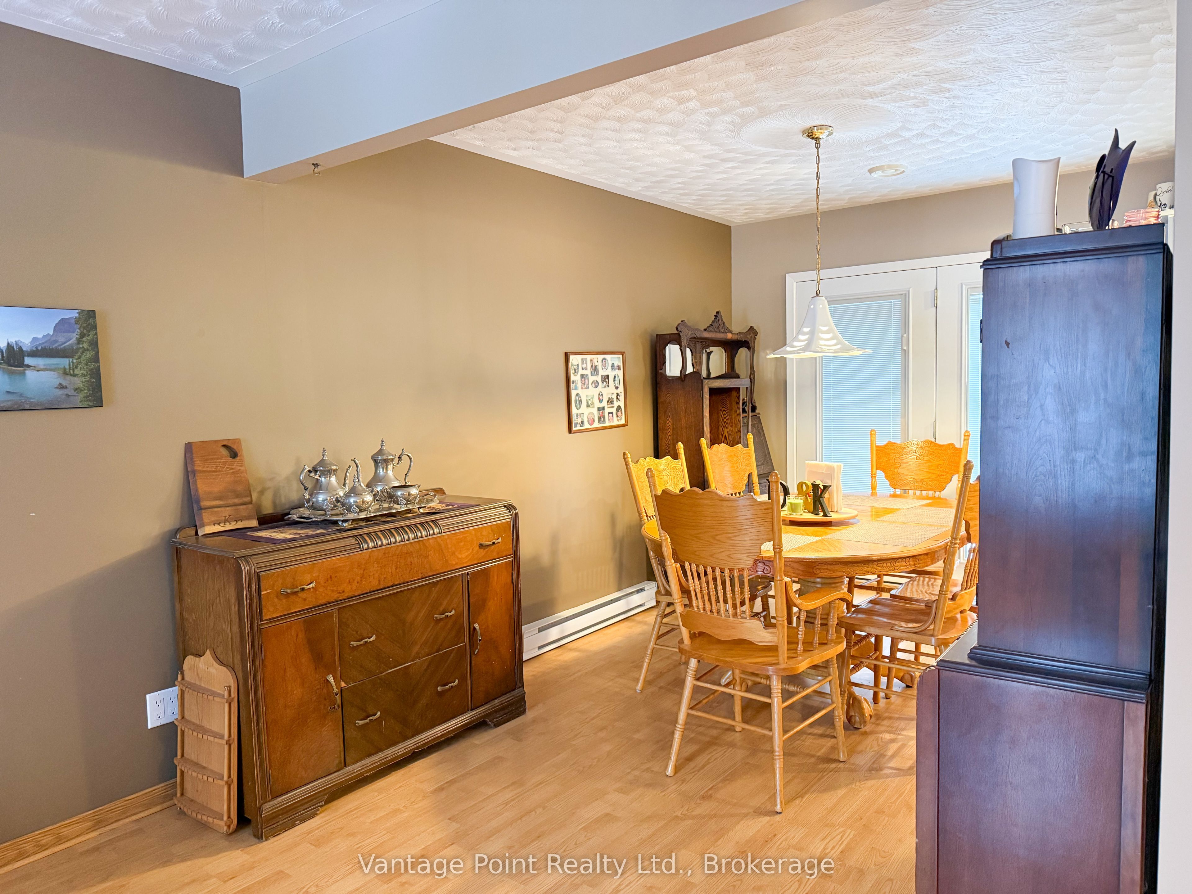 154 15th Ave Close, Hanover, ON N4N 3P8