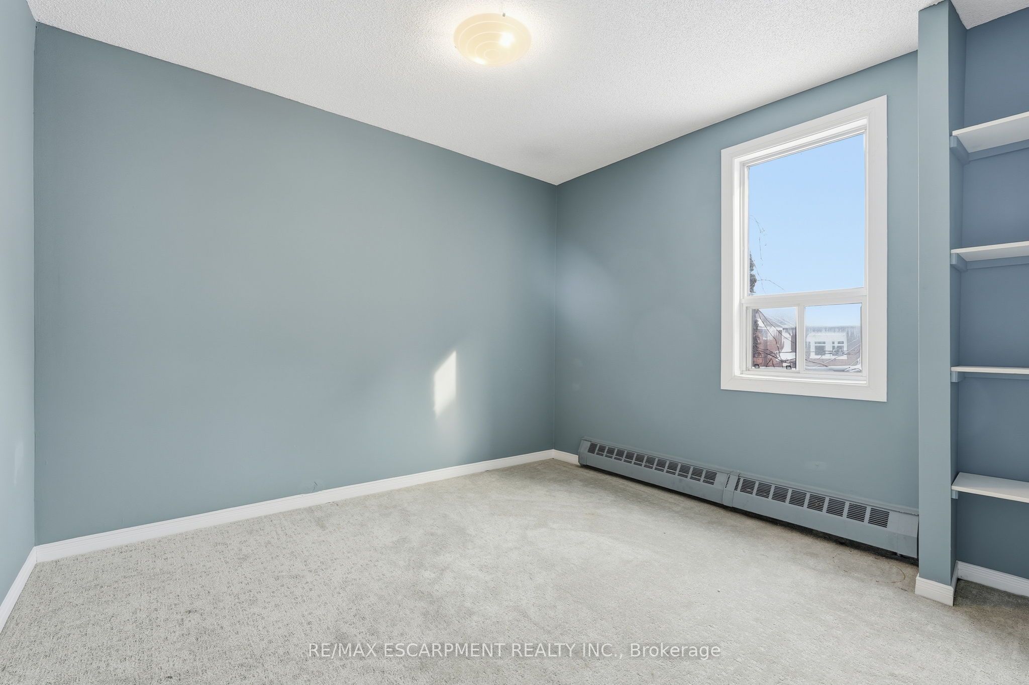 97 Connaught Avenue 10, Hamilton, ON L8M 3C4