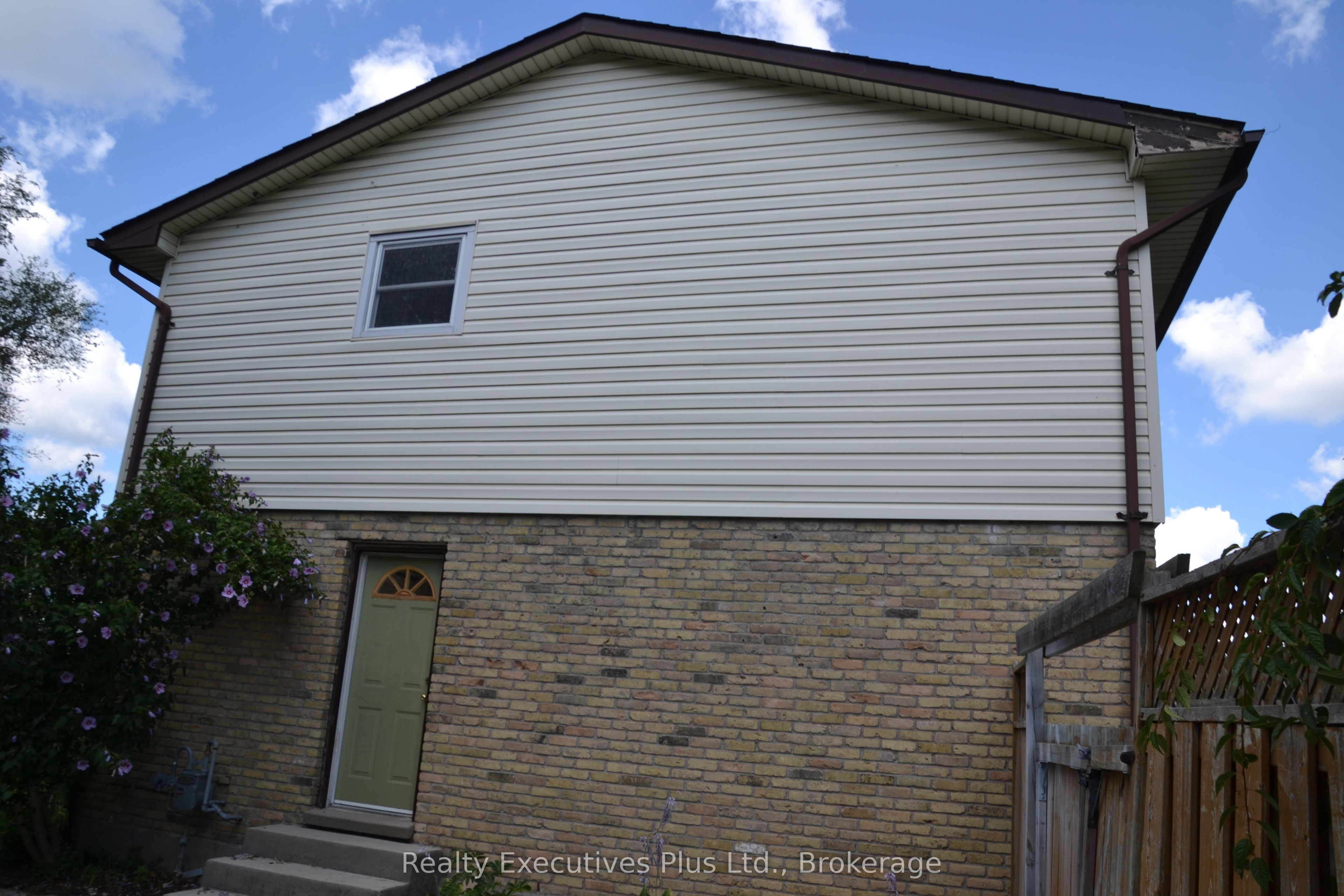 37 Kintail Crescent, London South, ON N6E 1J4