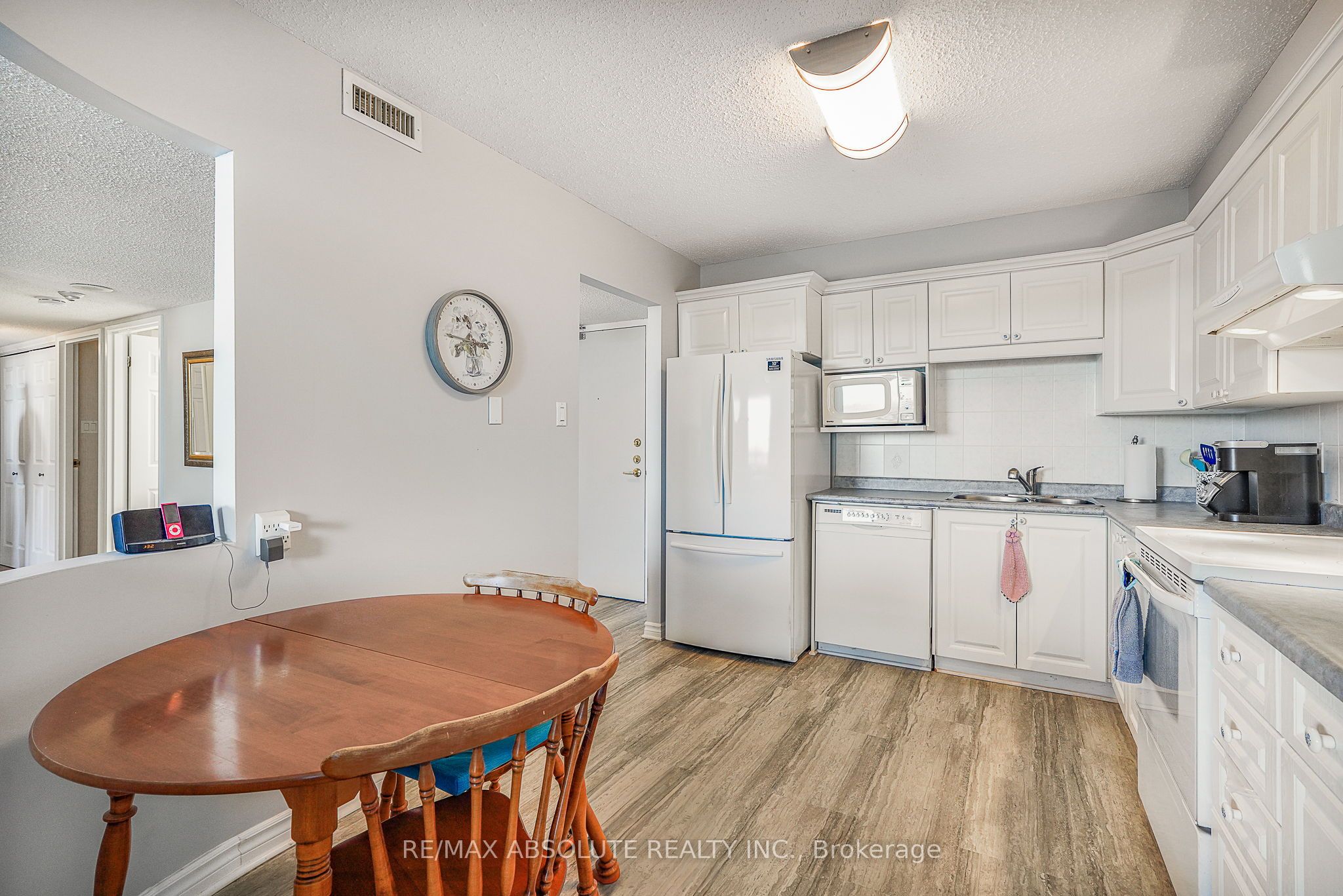 200 Lafontaine Avenue 607, Vanier and Kingsview Park, ON K1L 8K8