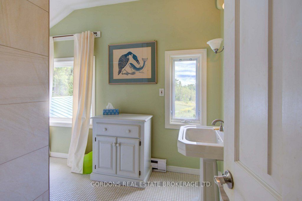 1084 Moon Road, Frontenac, ON K0H 1T0