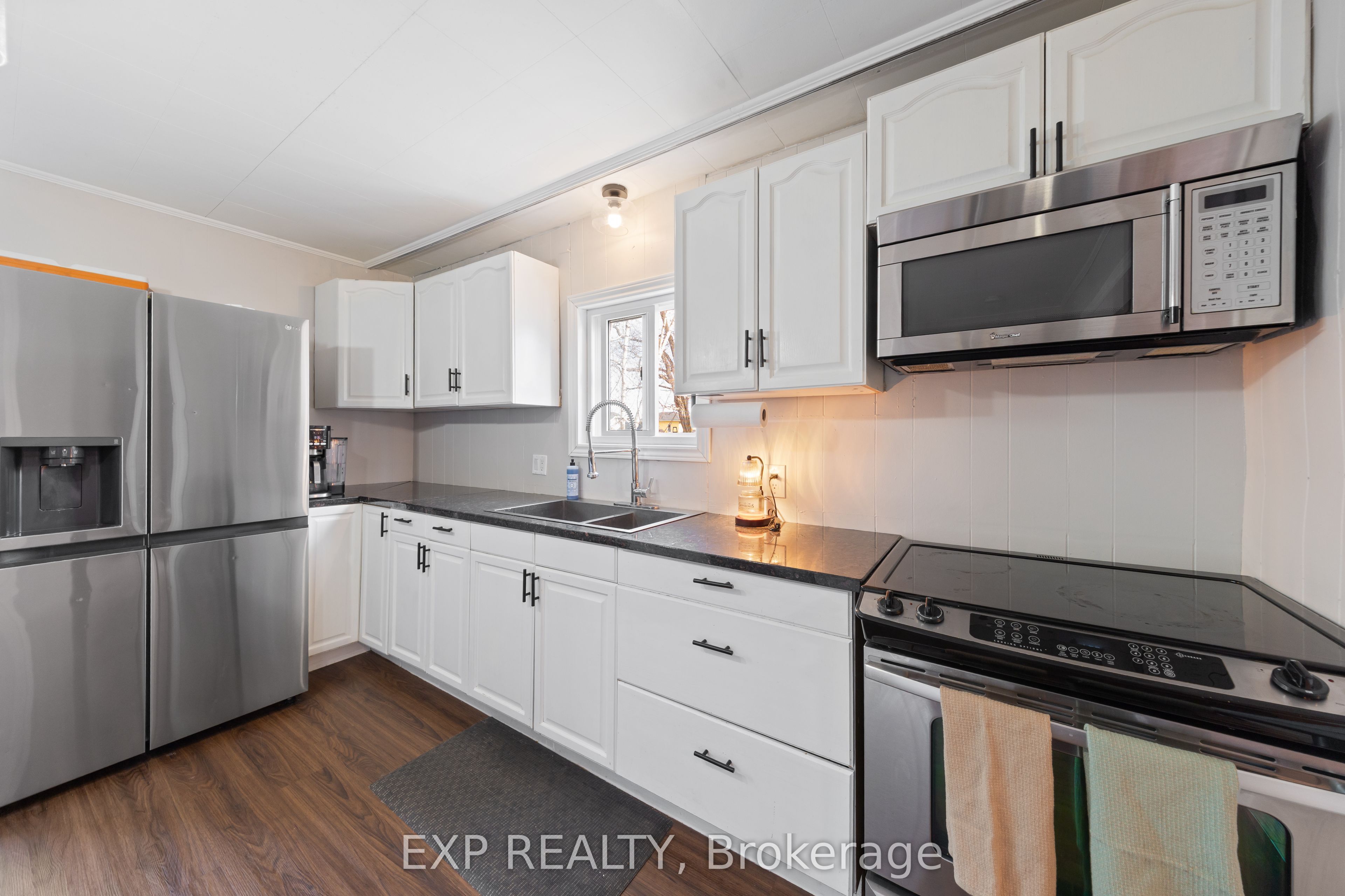 61 Queen Street, Huron East, ON N0G 1H0