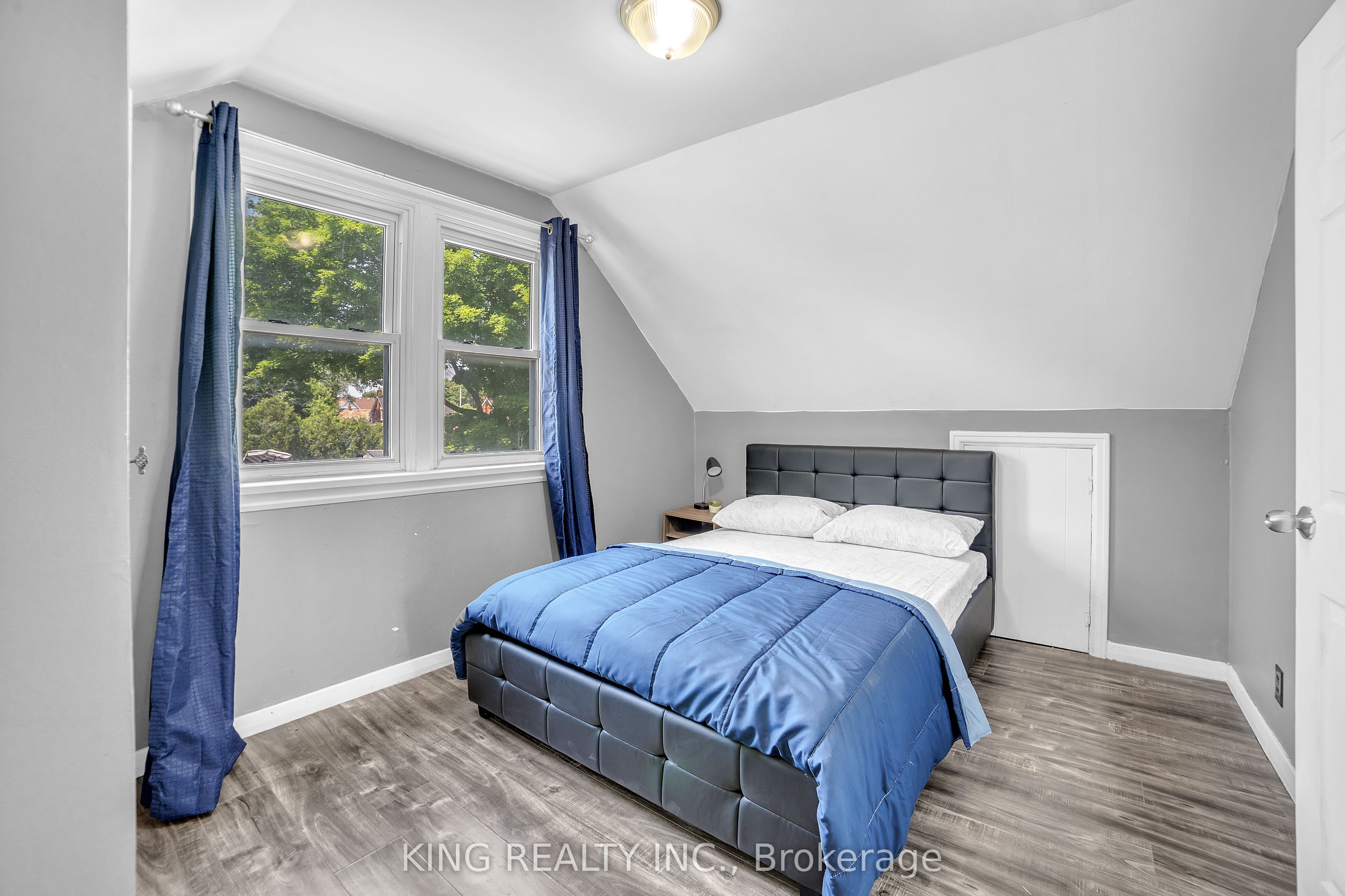 60 Eastman Avenue, London East, ON N5W 2M4