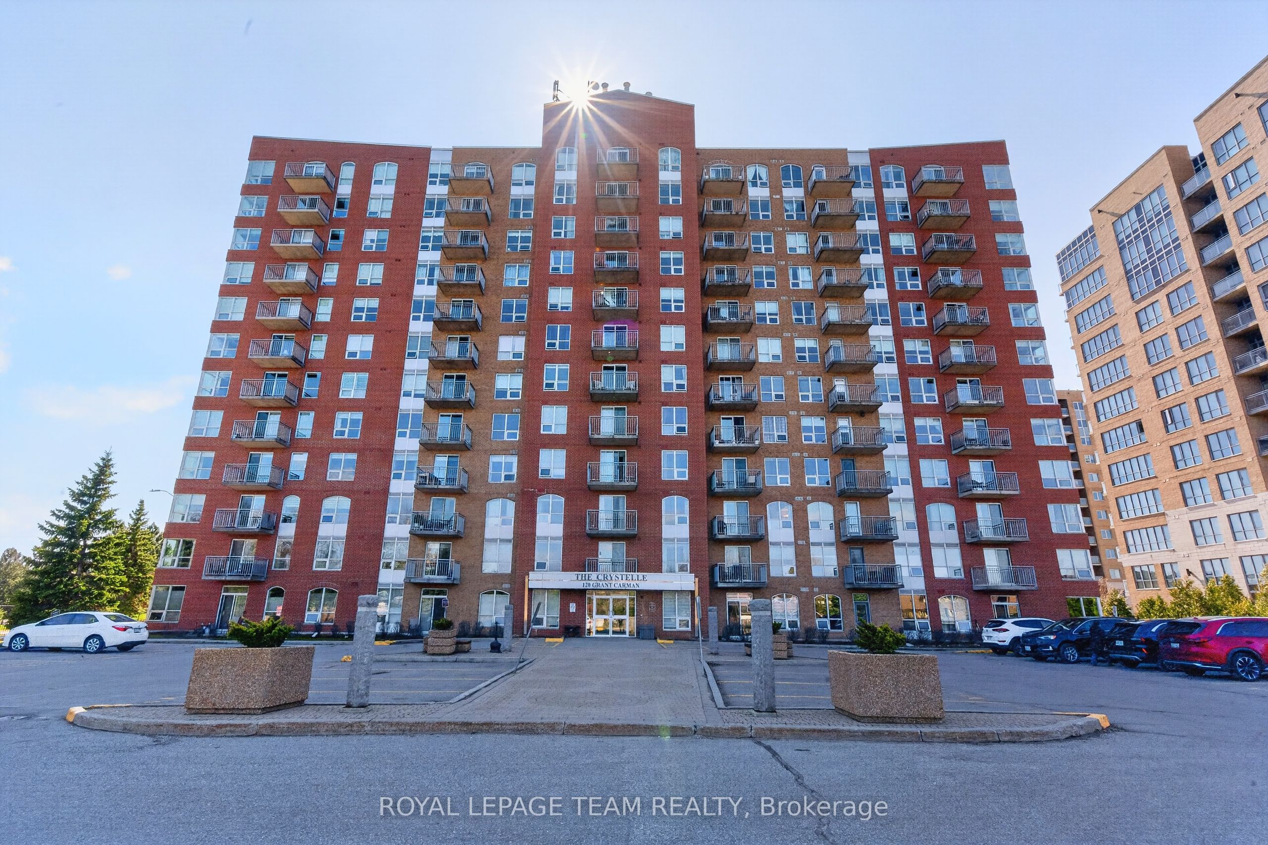 120 Grant Carman Drive 811, Cityview - Parkwoods Hills - Rideau Shore, ON K2E 1C8