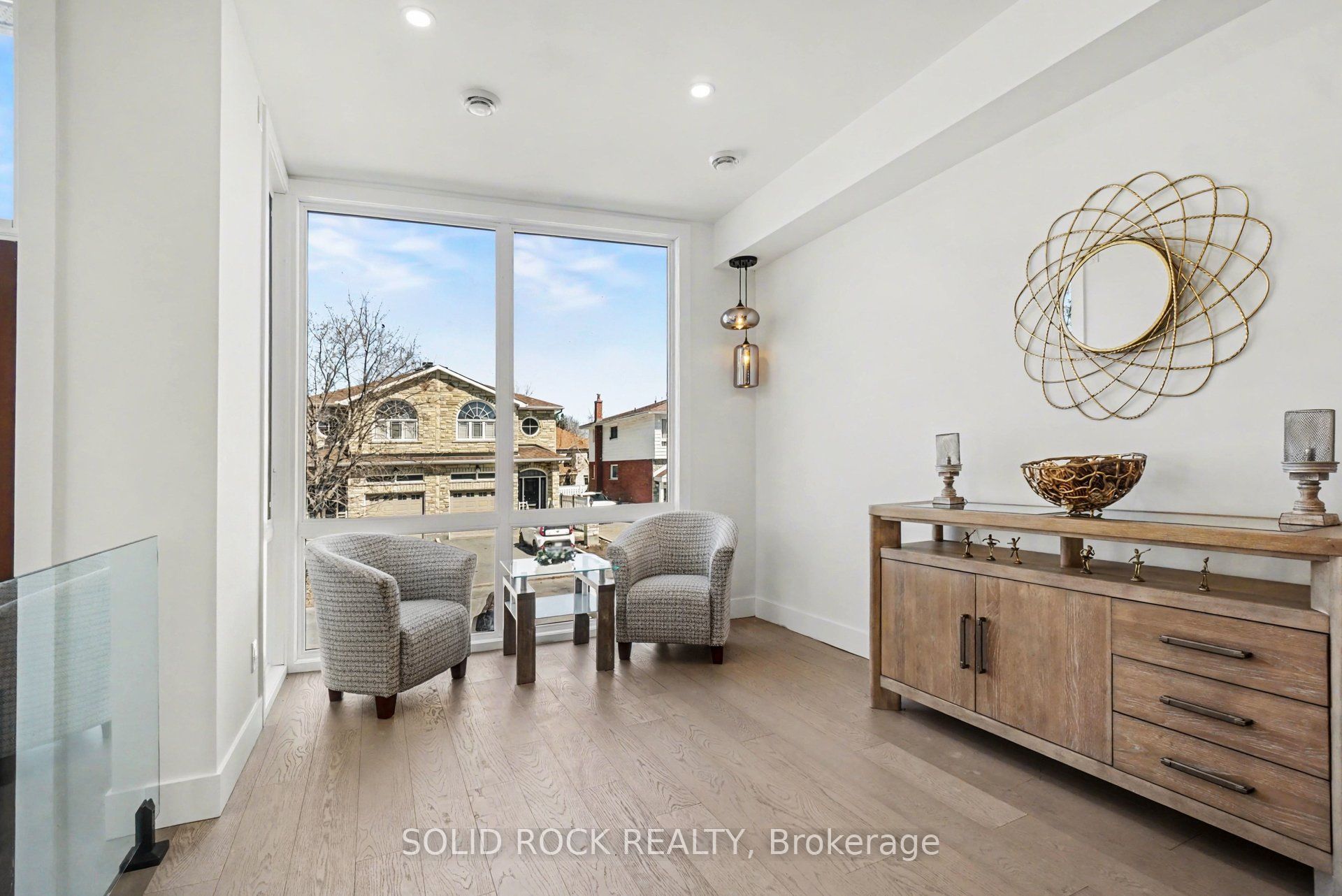 826 Alpine Avenue, Britannia Heights - Queensway Terrace N and Area, ON K2B 5R6