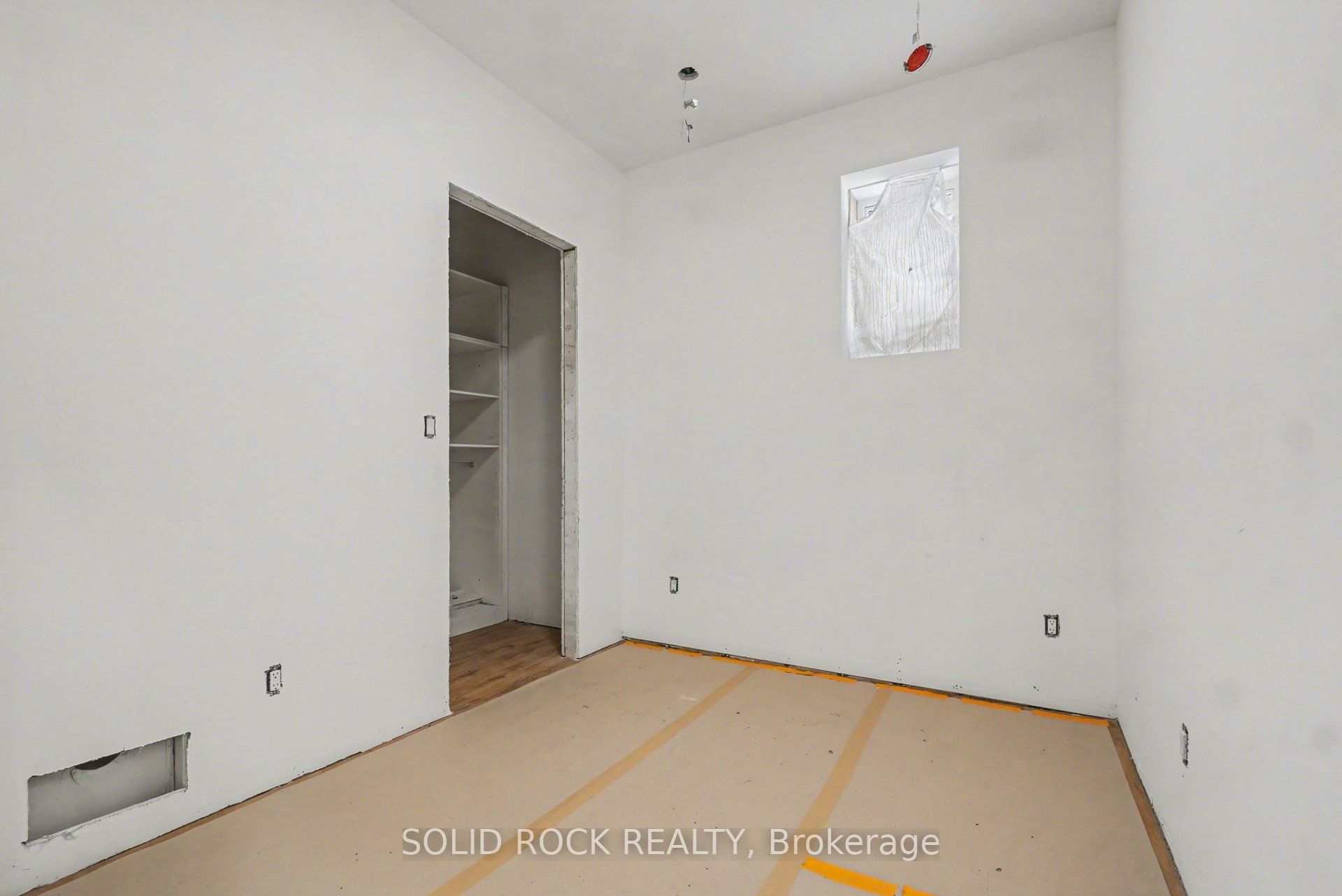 840 Alpine Avenue, Britannia Heights - Queensway Terrace N and Area, ON K2B 5R6