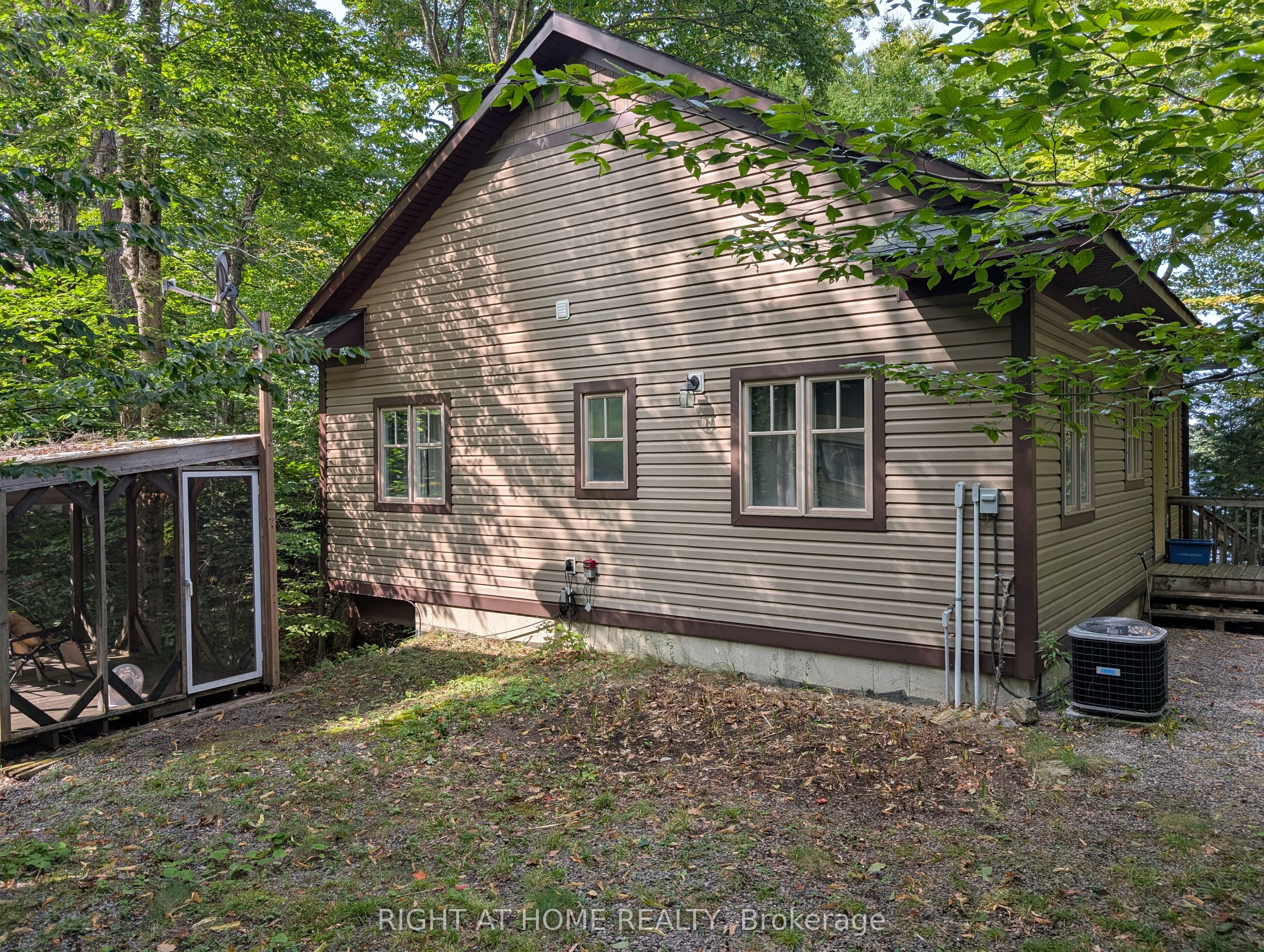 1073 Joshs Bay Road, Muskoka Lakes, ON P0B 1M0